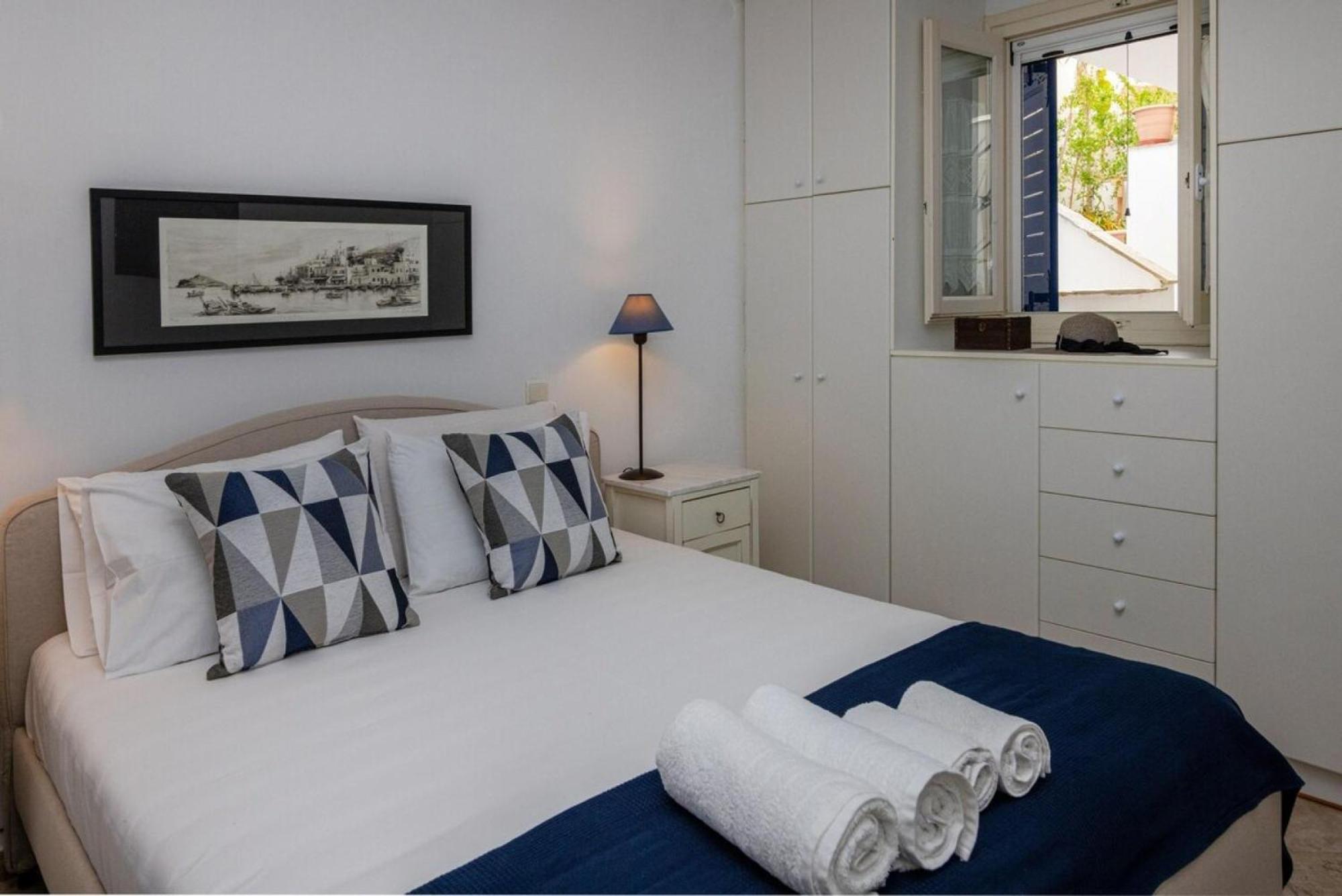 Akrotiri Town Holiday home *