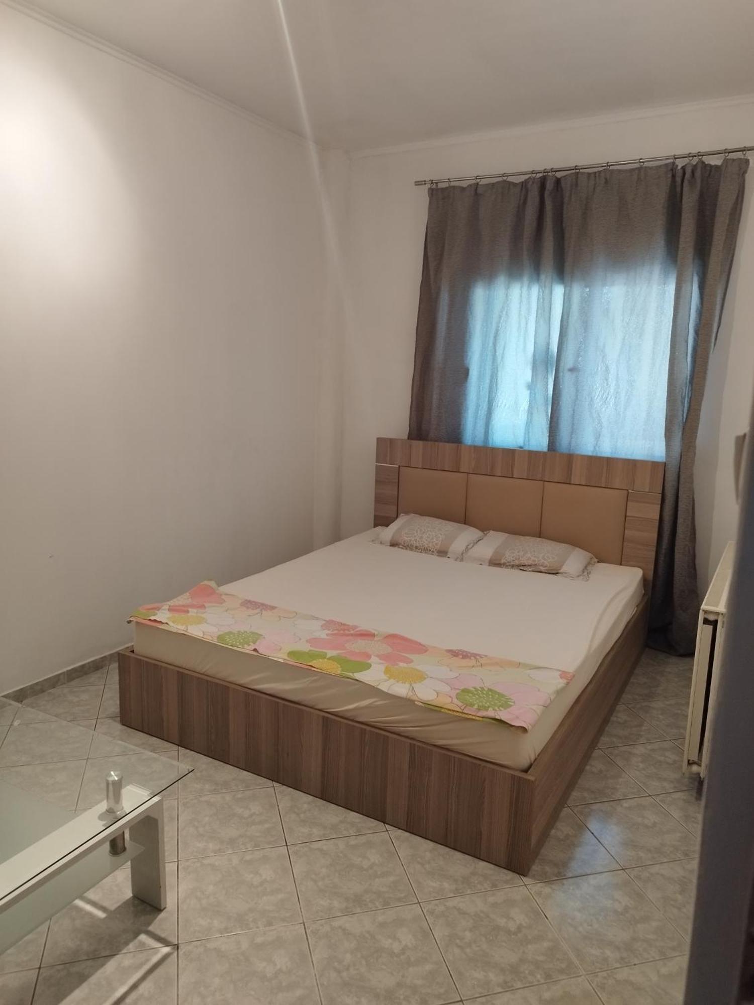 Iris Apartment *