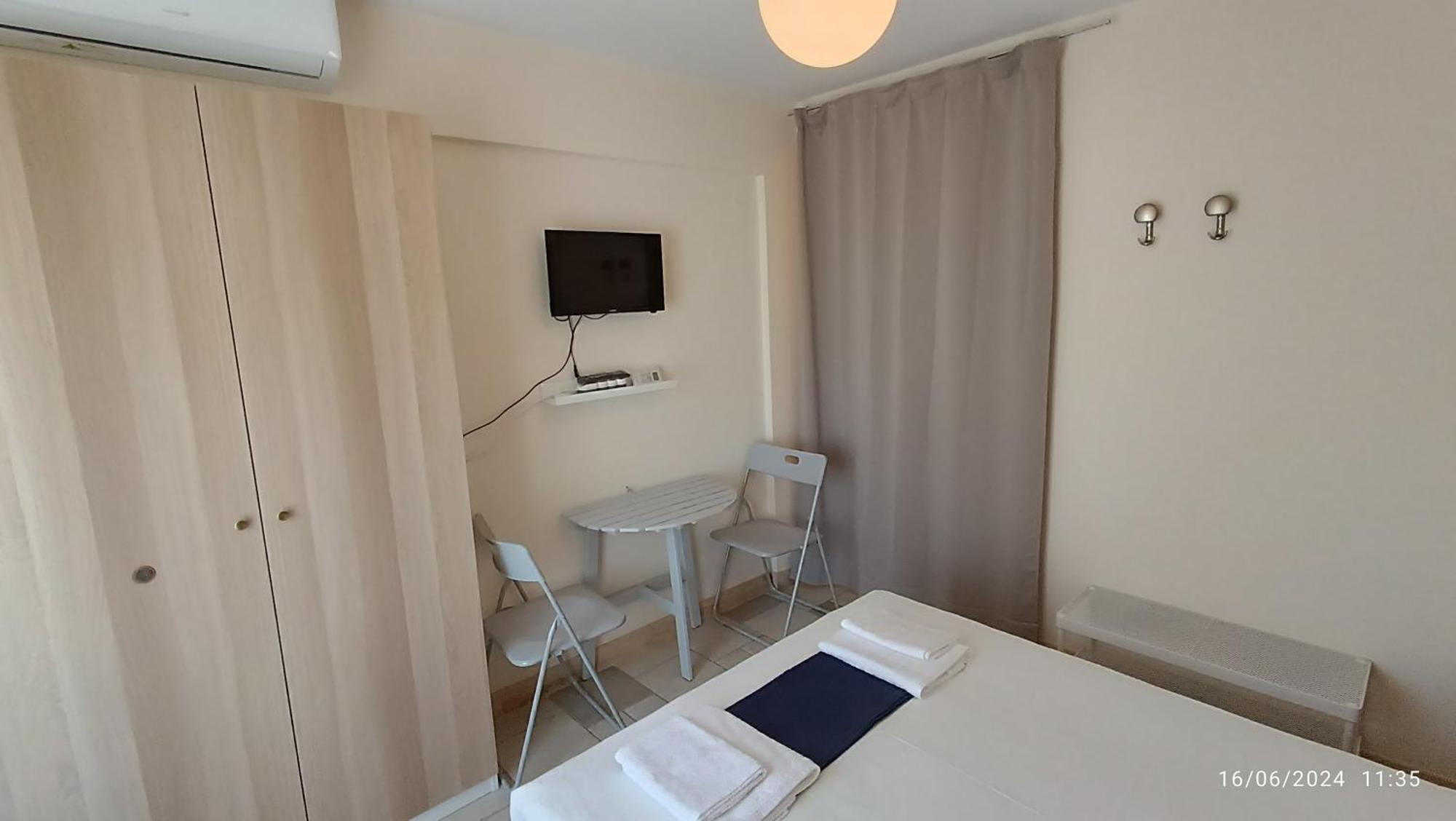 Anna Apartment