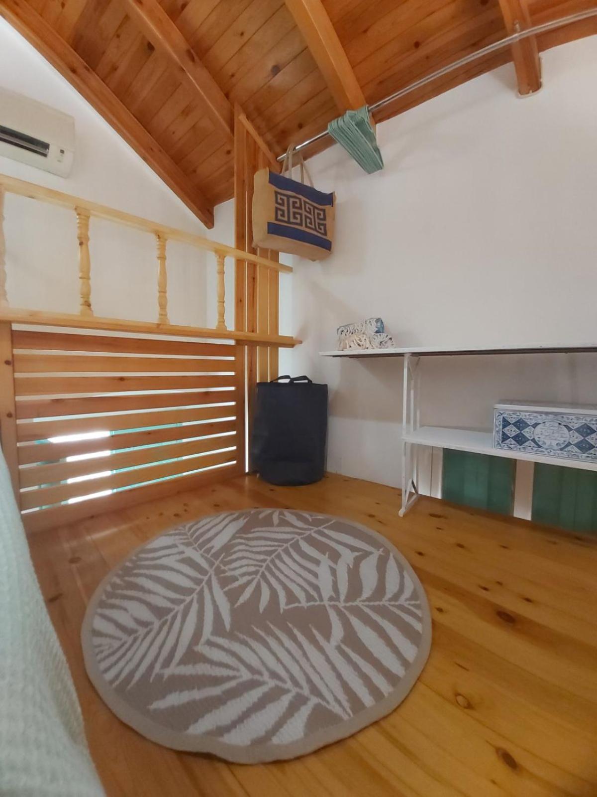 Apartment 89 Steps *