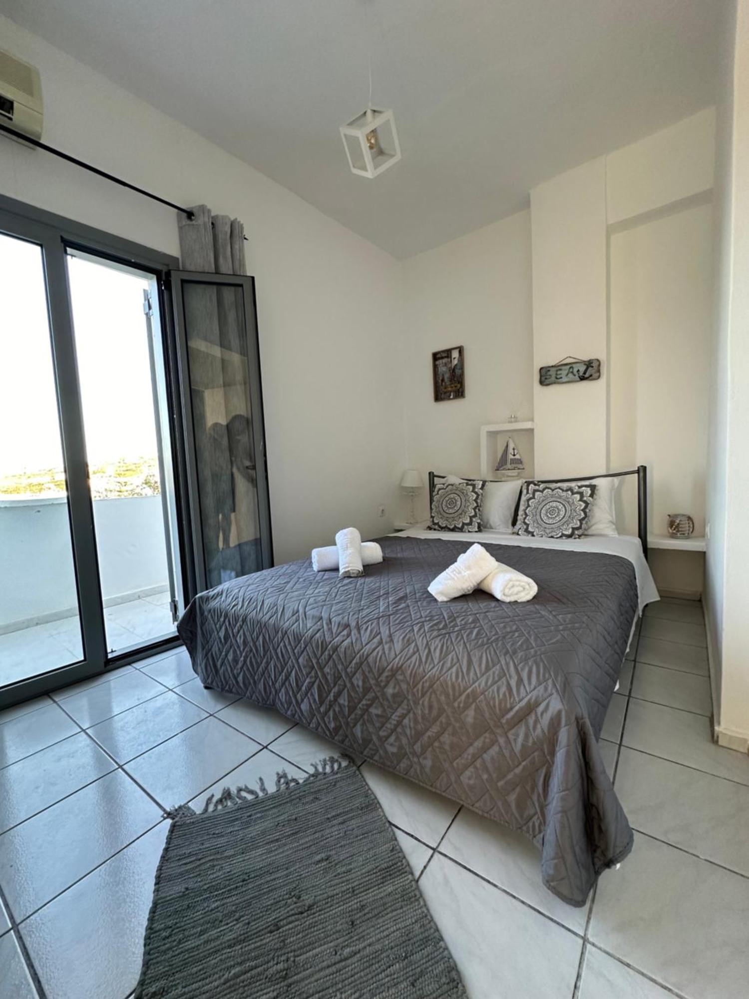 Nicole Santorini * Vothon