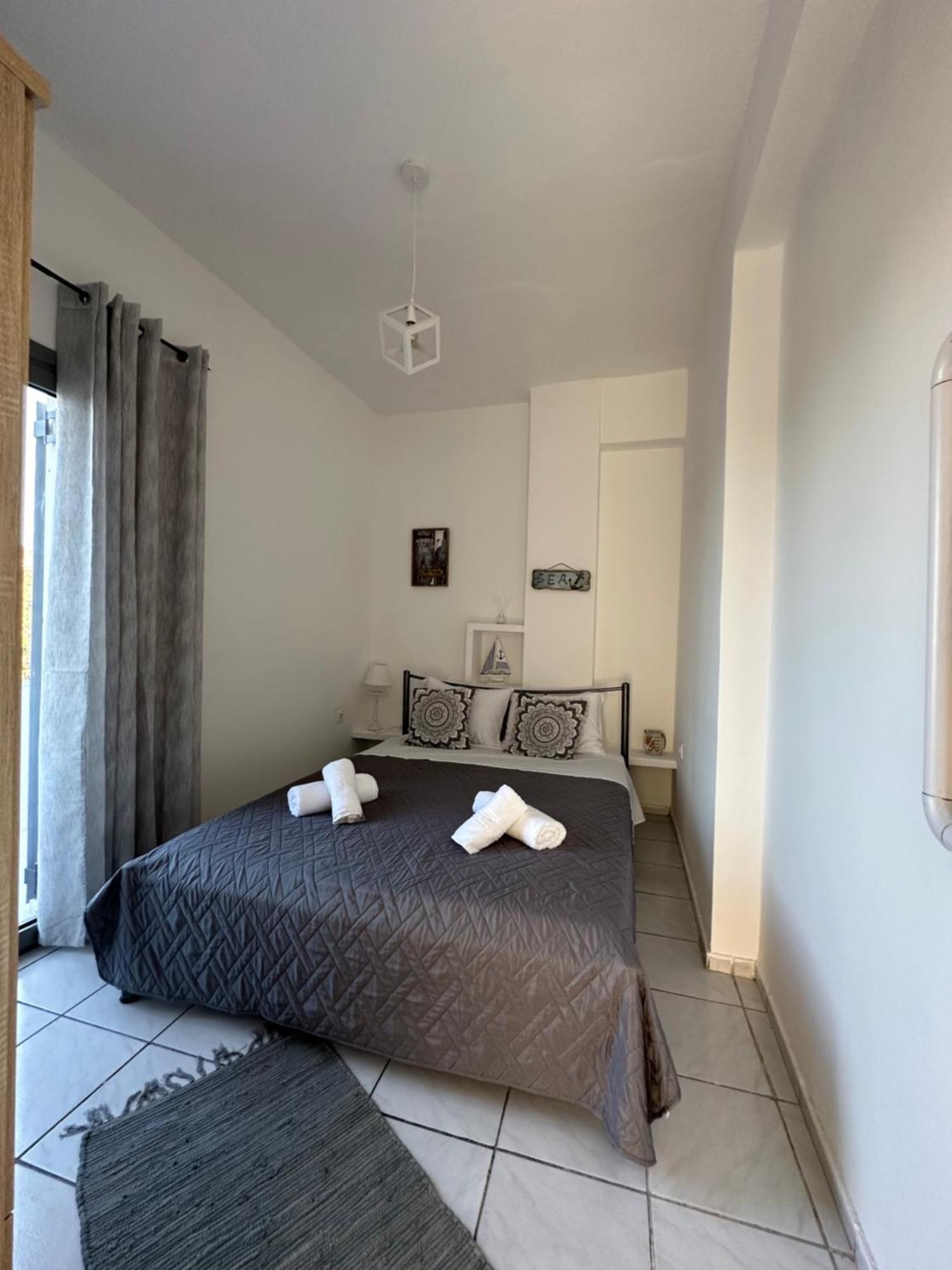 Nicole Santorini * Vothon