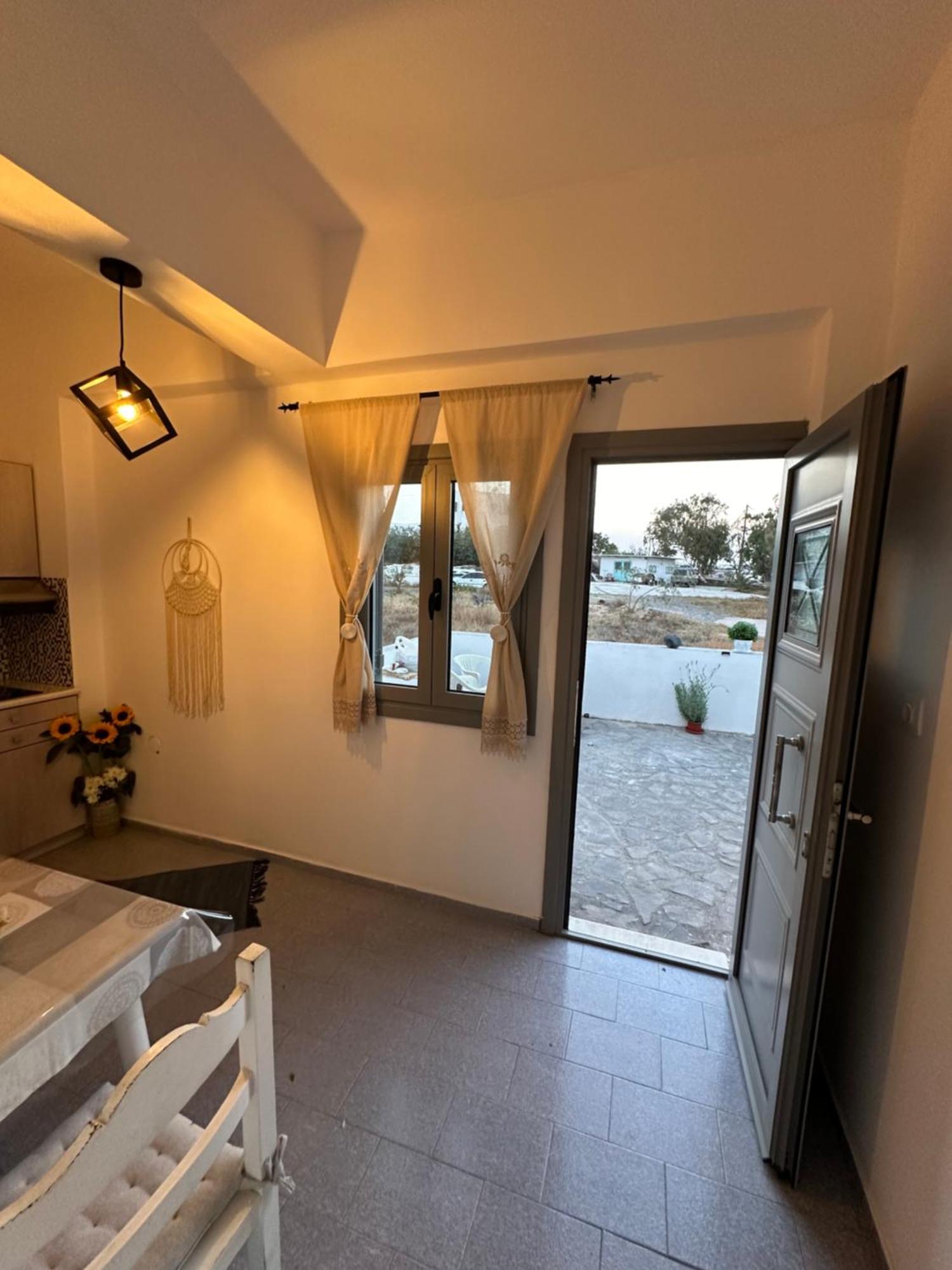 Guest house Nicole Santorini