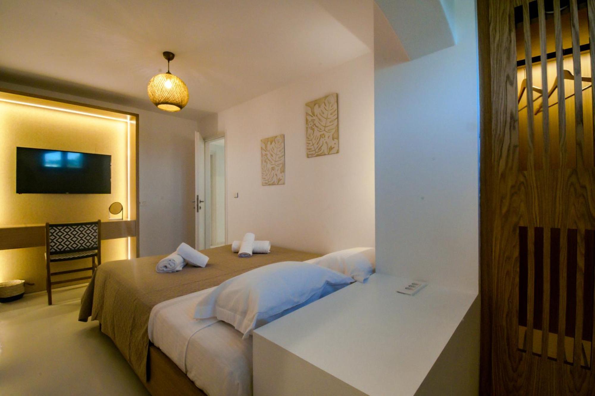 Ohana Paros * Chrisi Akti (Paros)