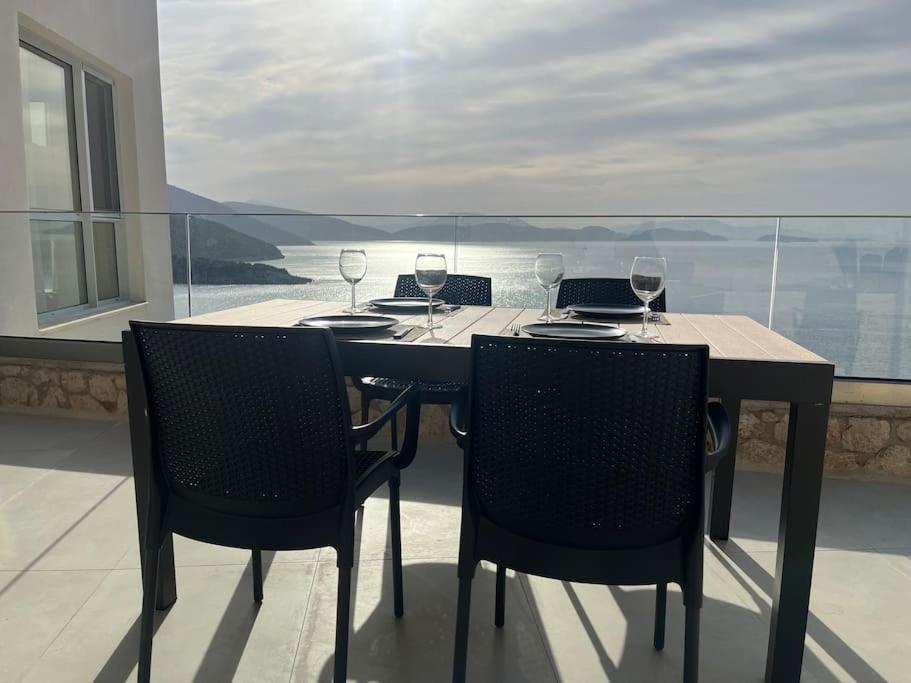 Infinia, Lefkada * Sivota (Lefkada)