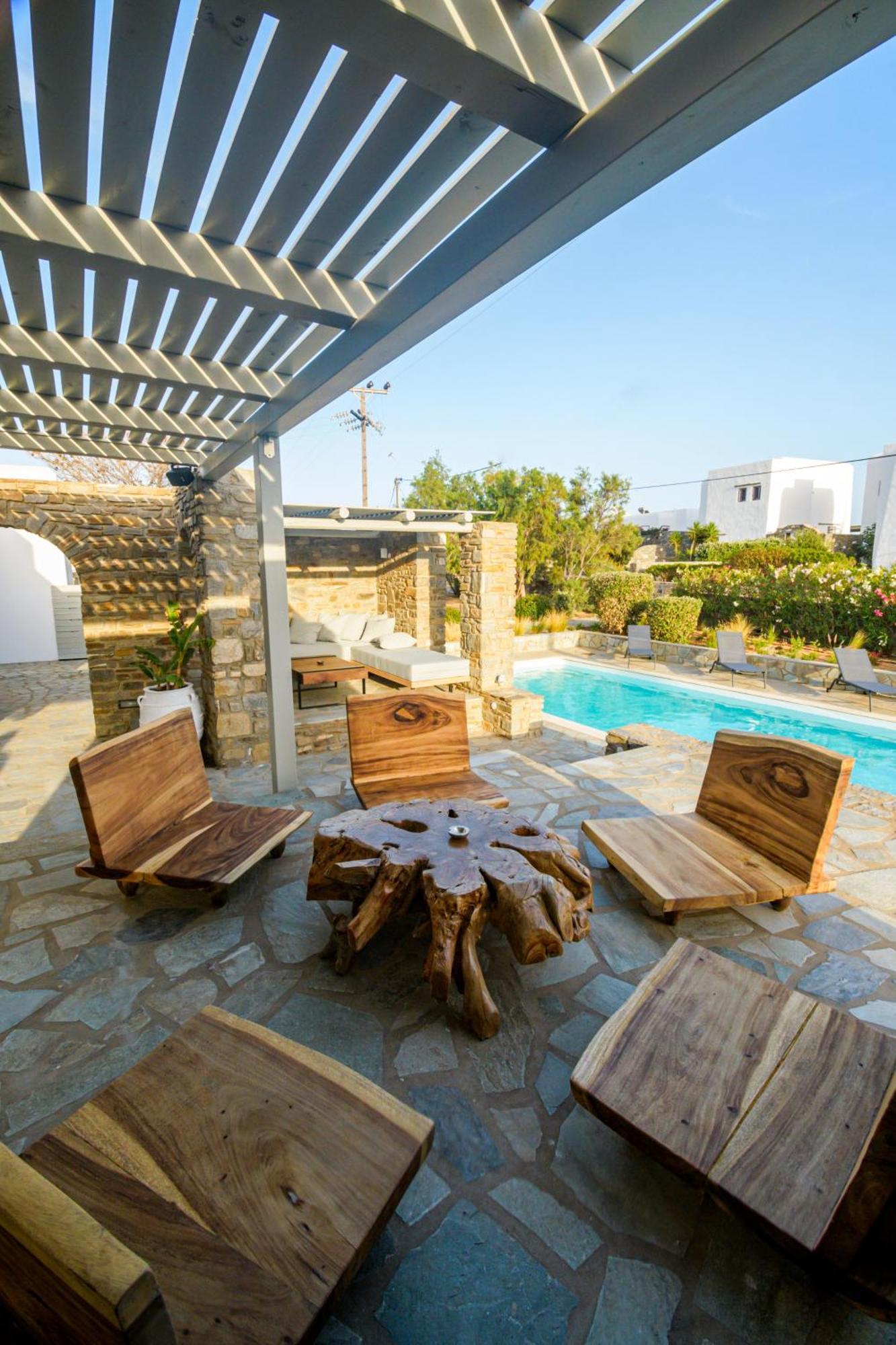 Ohana Paros *