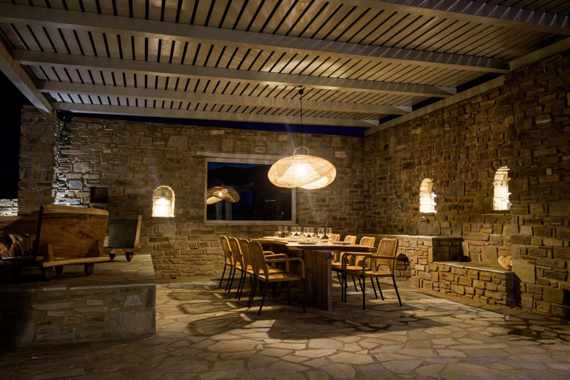 Ohana Paros * Chrisi Akti (Paros)