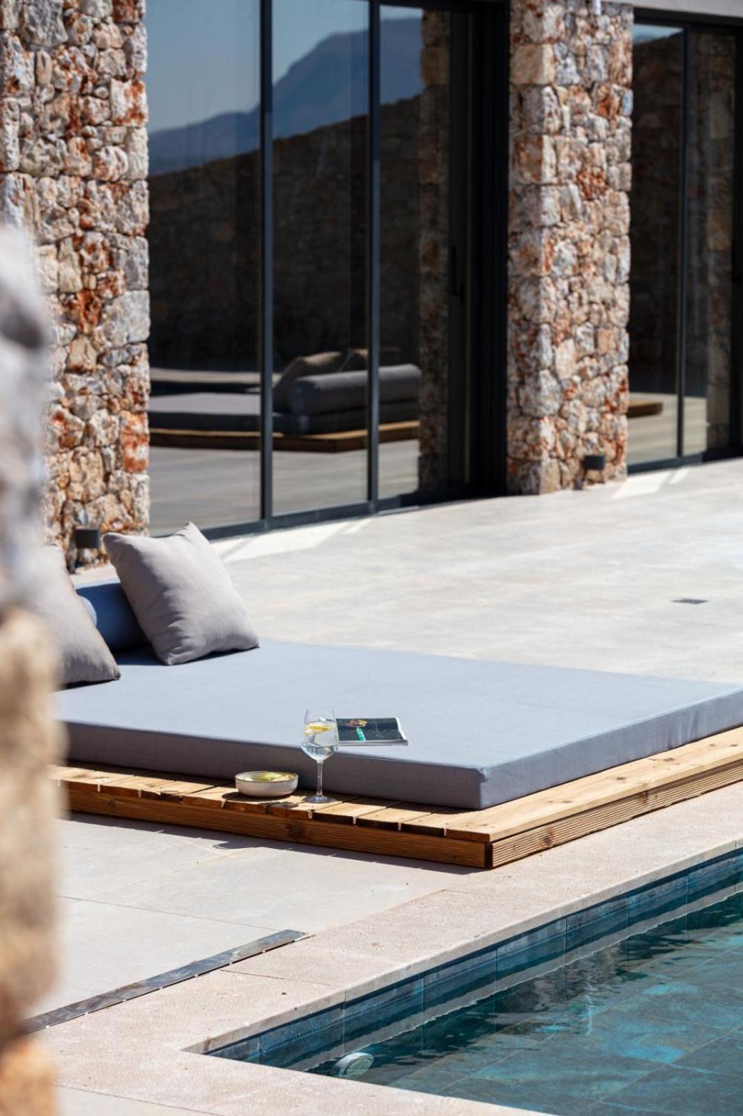 Boutique Dionysos Kokkino Chorio