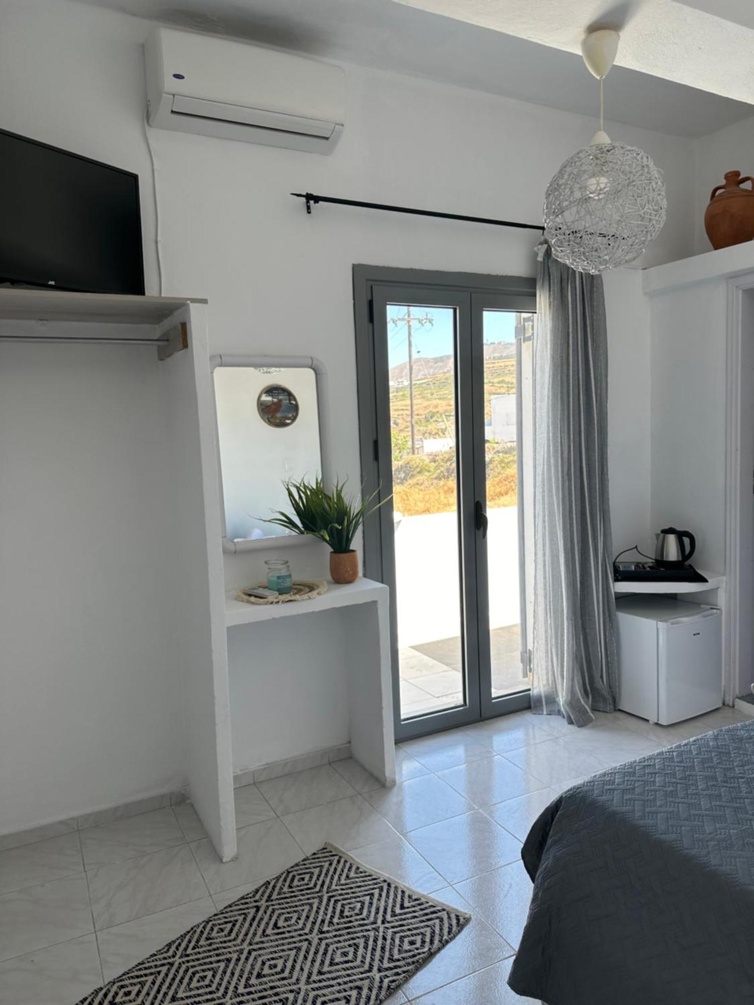 Nicole Santorini * Vothon