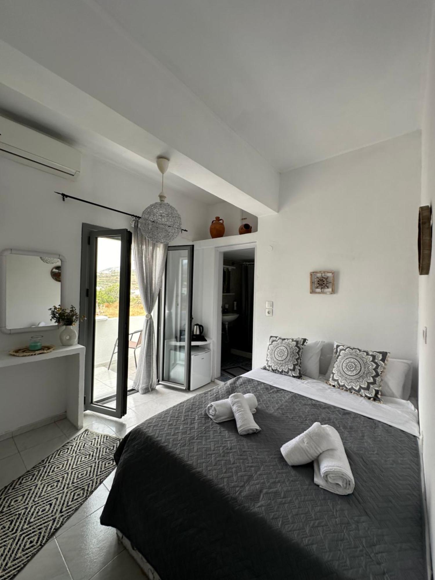 Nicole Santorini Vothon