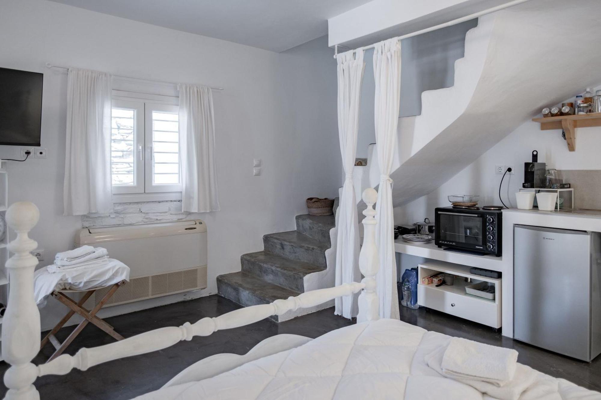 Kyon Kythnos Apartment *