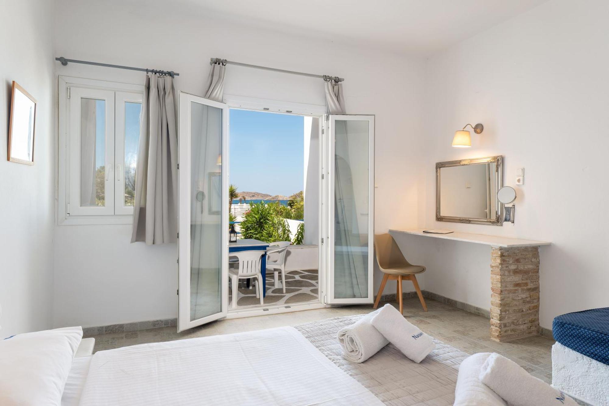 Hotel Paros By Kottas 3*