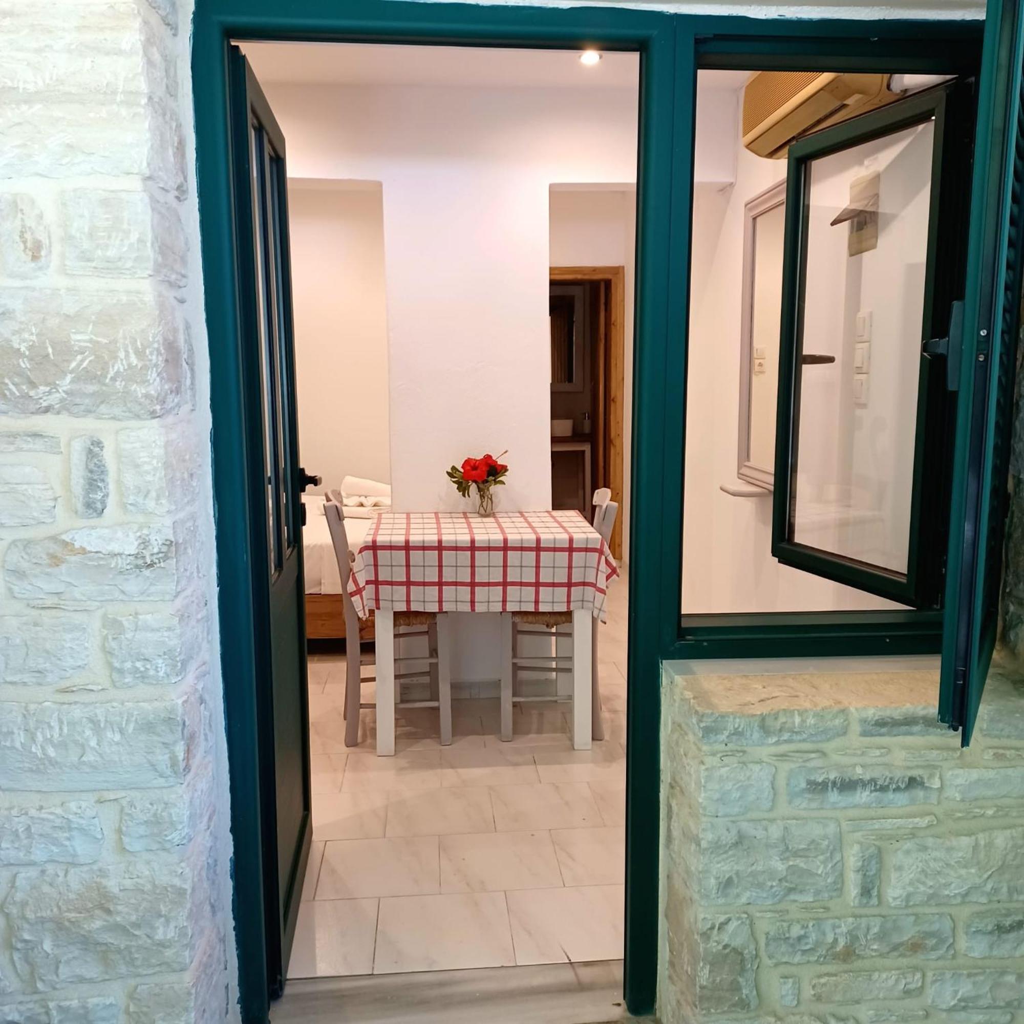 Apartment And Xenophon Matala (Crete)