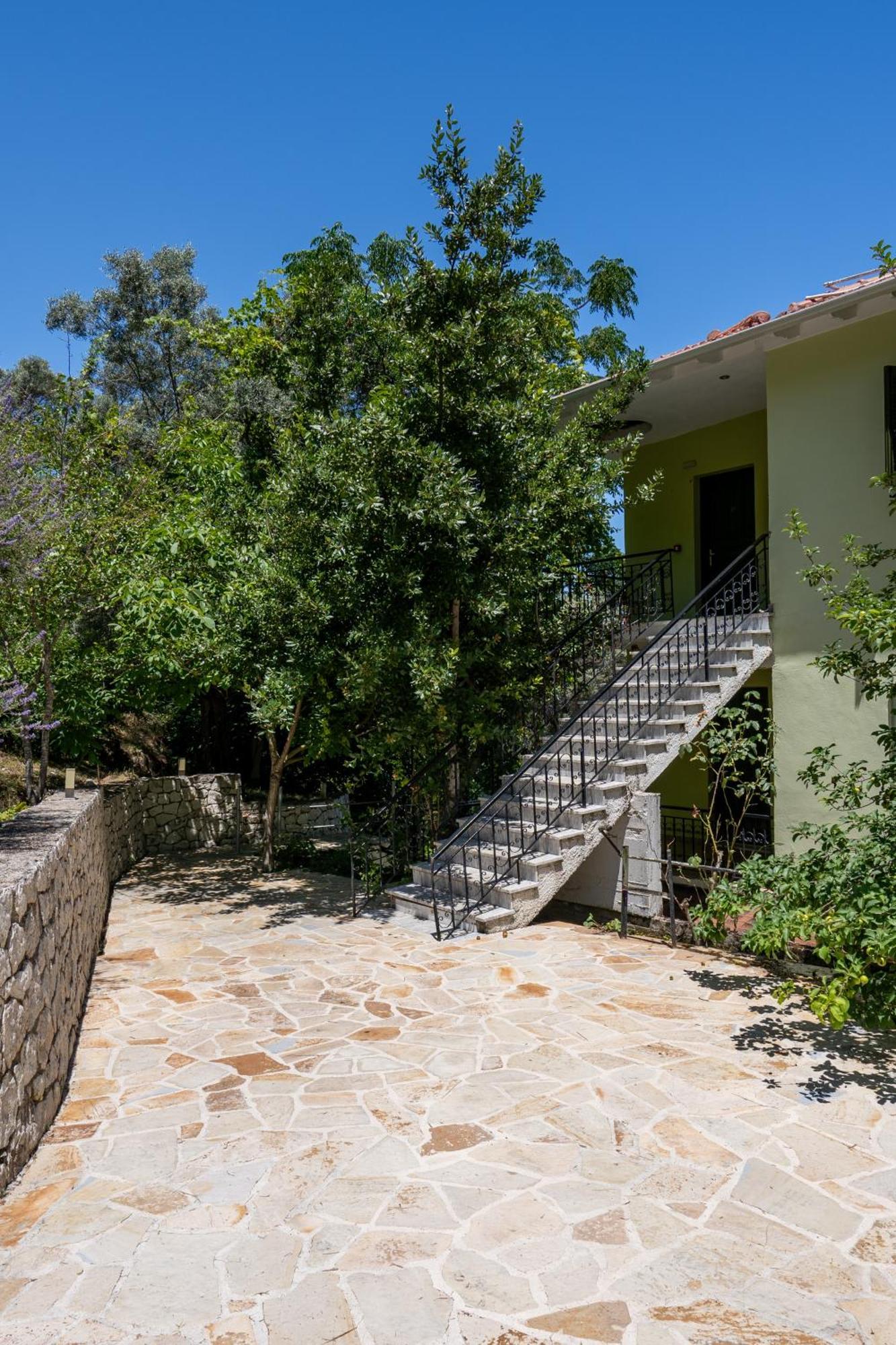 Vliho Bay & Apartment *