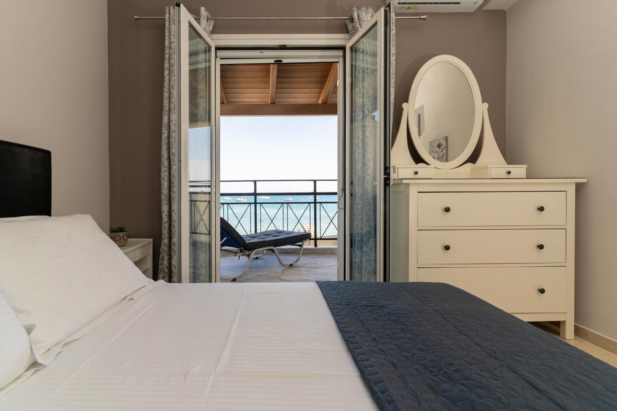 George Beachfront Apartment