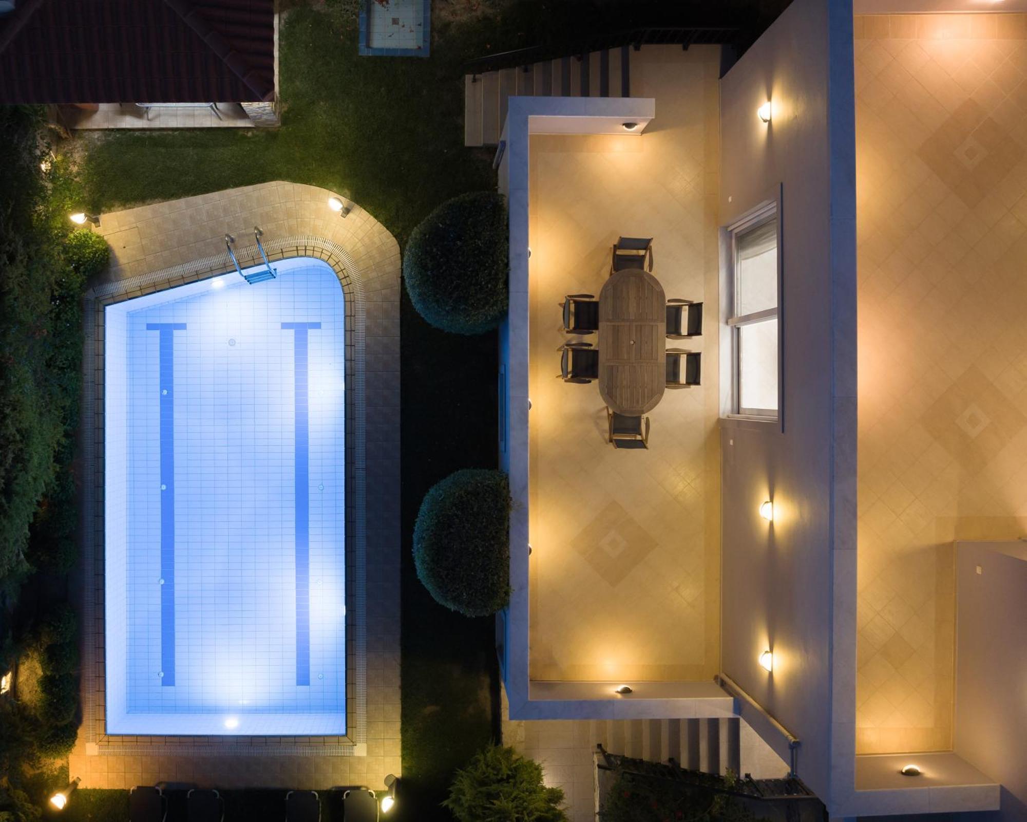 Christina Villas, Steps To Sandy Beach, By Thinkvilla *