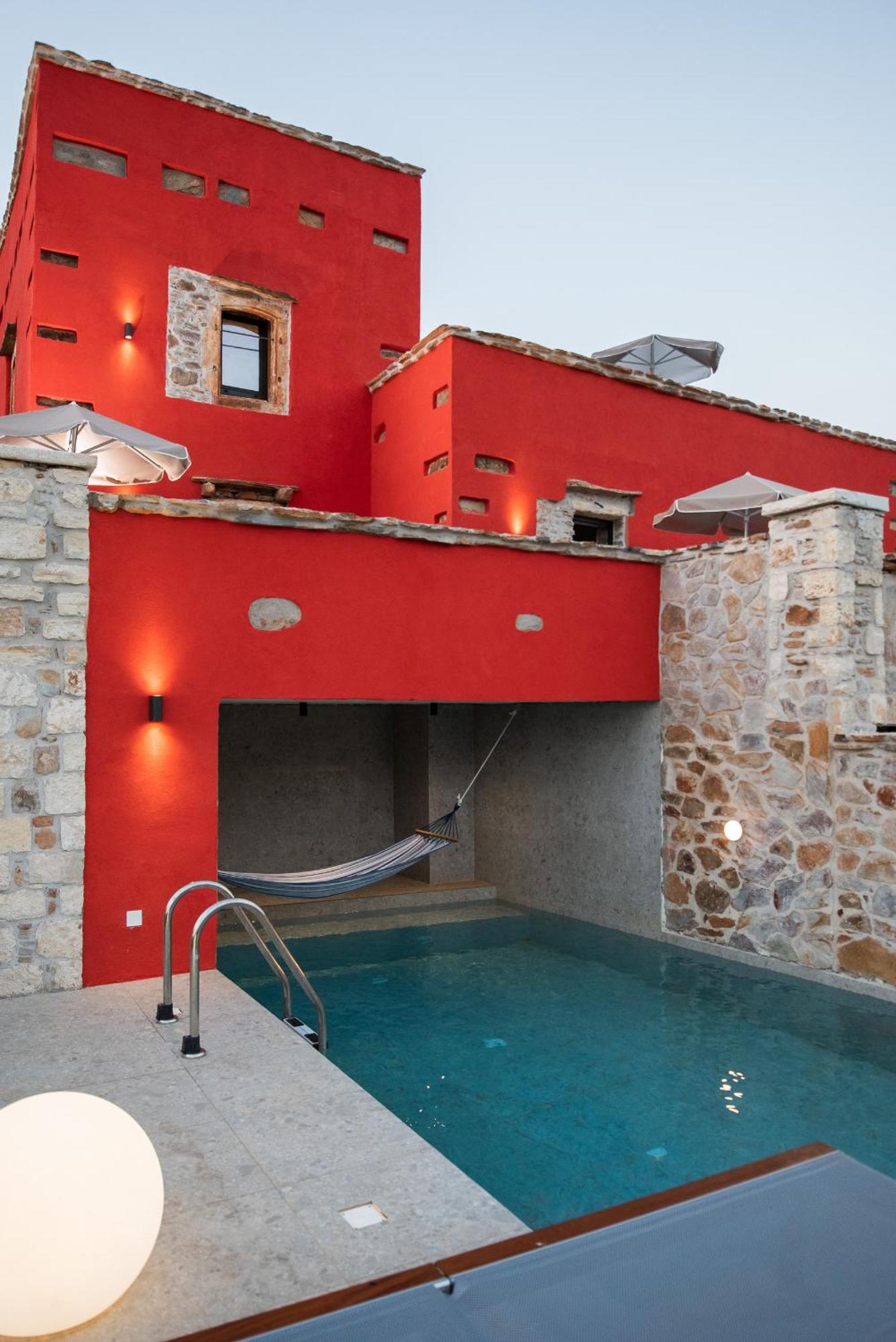 Aparthotel Secret Village 4*