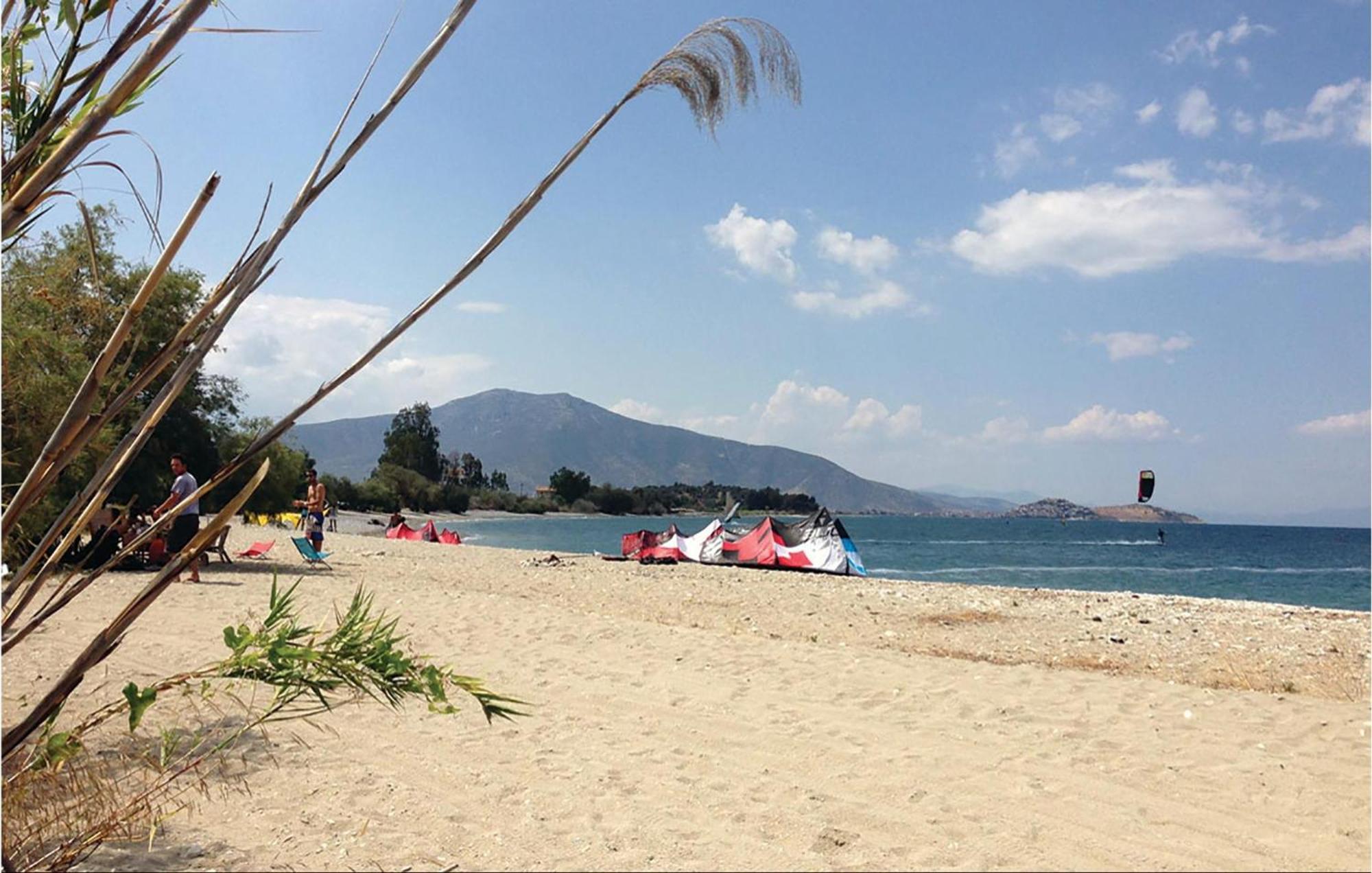 Holiday home 3 Bedroom Lovely In Paralio Astros Koutroufa