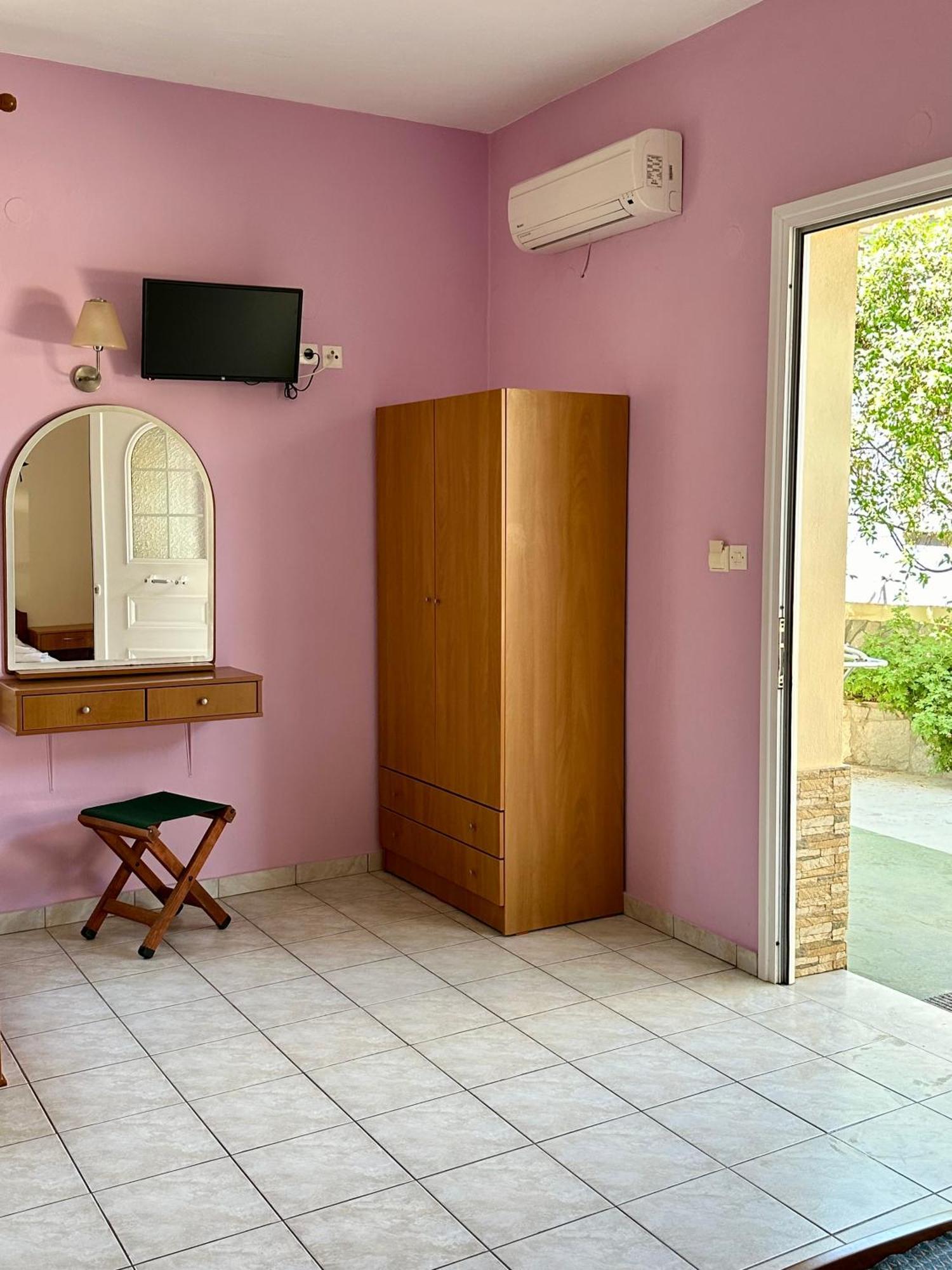 Manolis Studios Thassos * Skala Kallirakhis