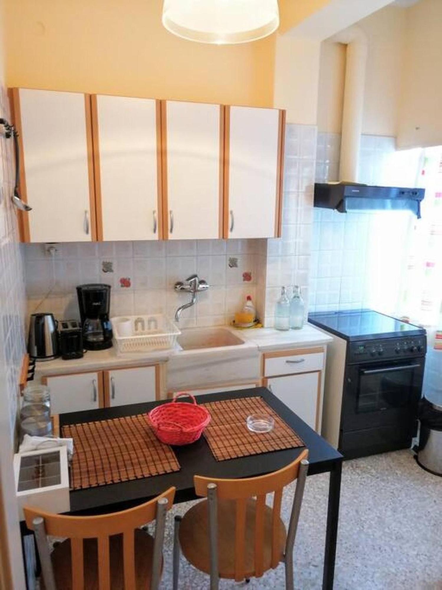 Cozy In Acropolis With Roof Garden Apartment