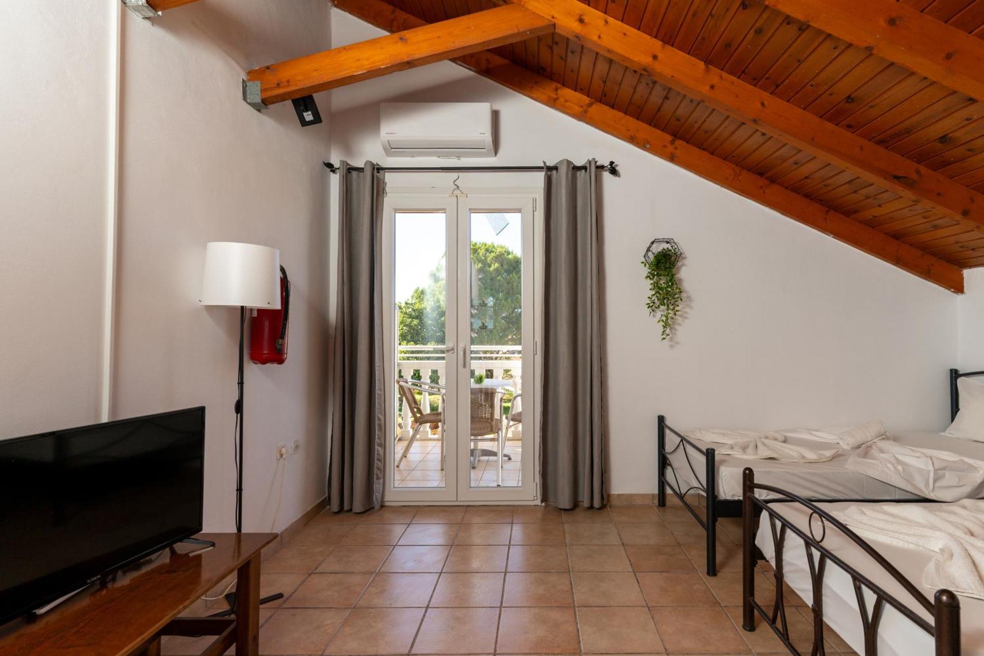 Elpida 2* Alykanas (Zakynthos)
