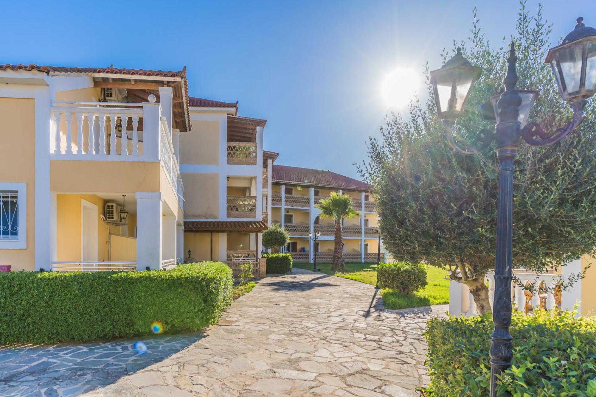 Elpida Aparthotel 2*