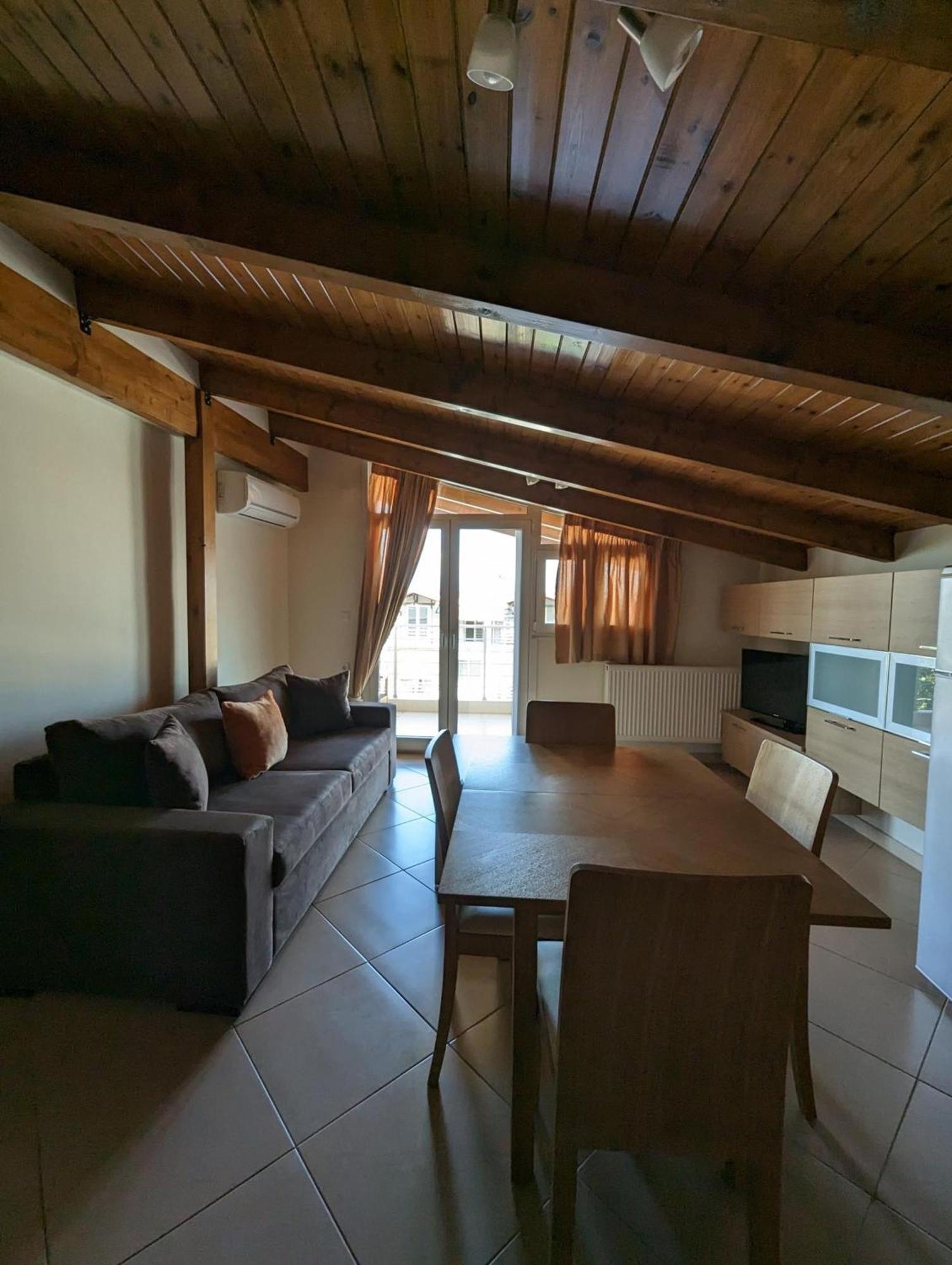 Apartment Samaras In *