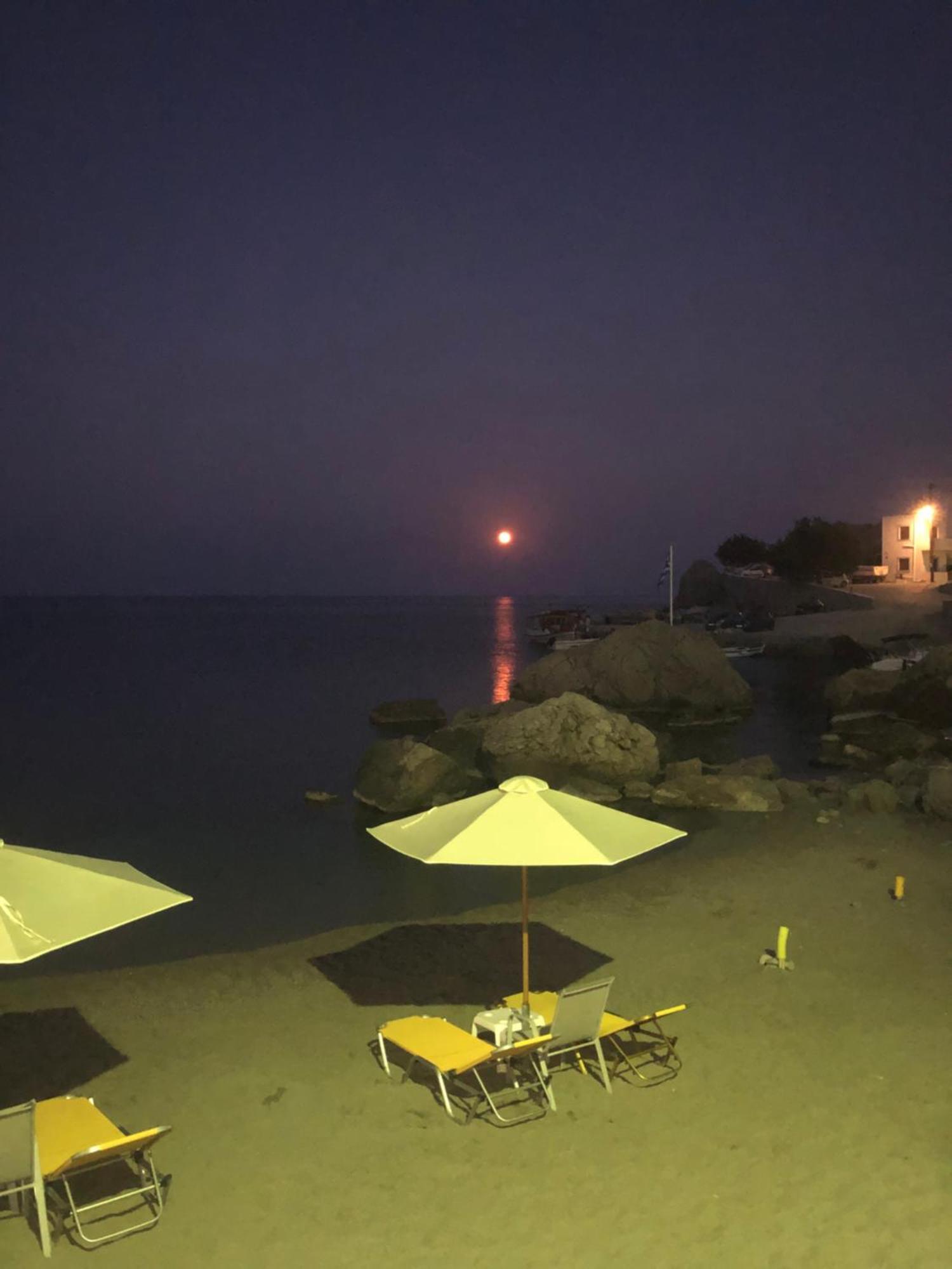 To Votsalo-beach Side & Taverna Hotel