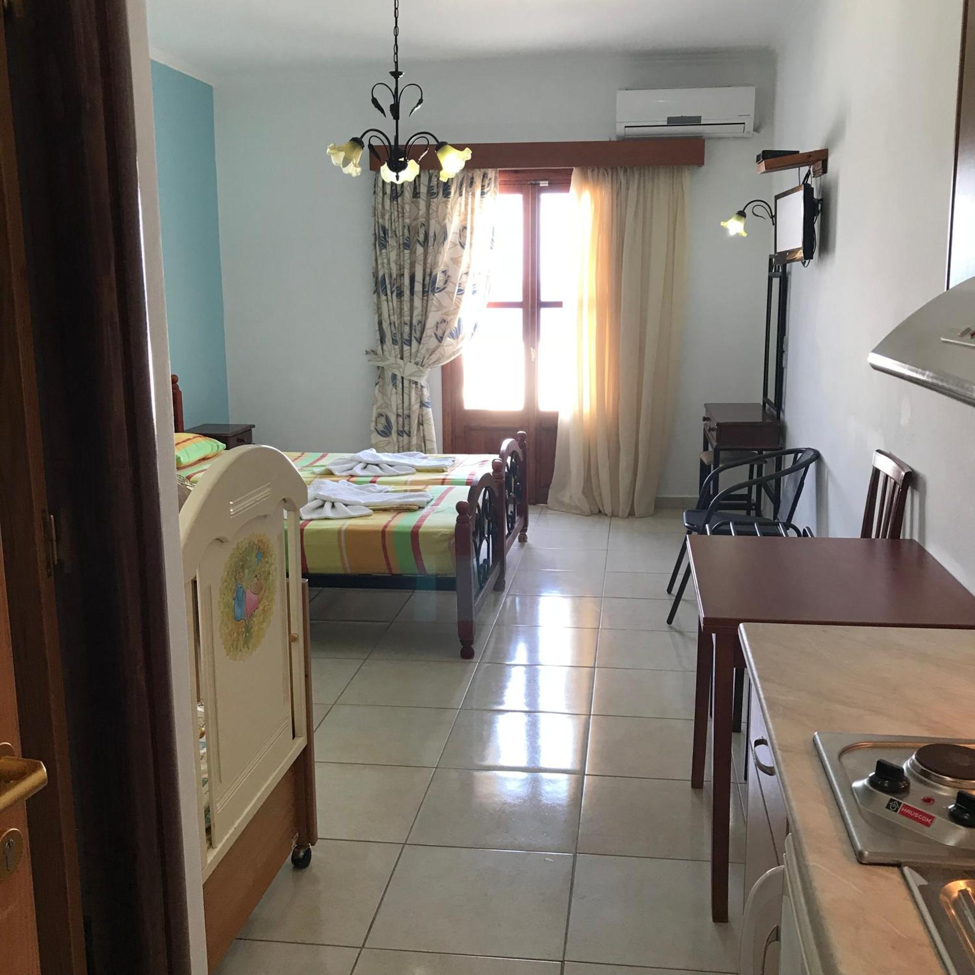 Hotel To Votsalo-beach Side & Taverna 3*