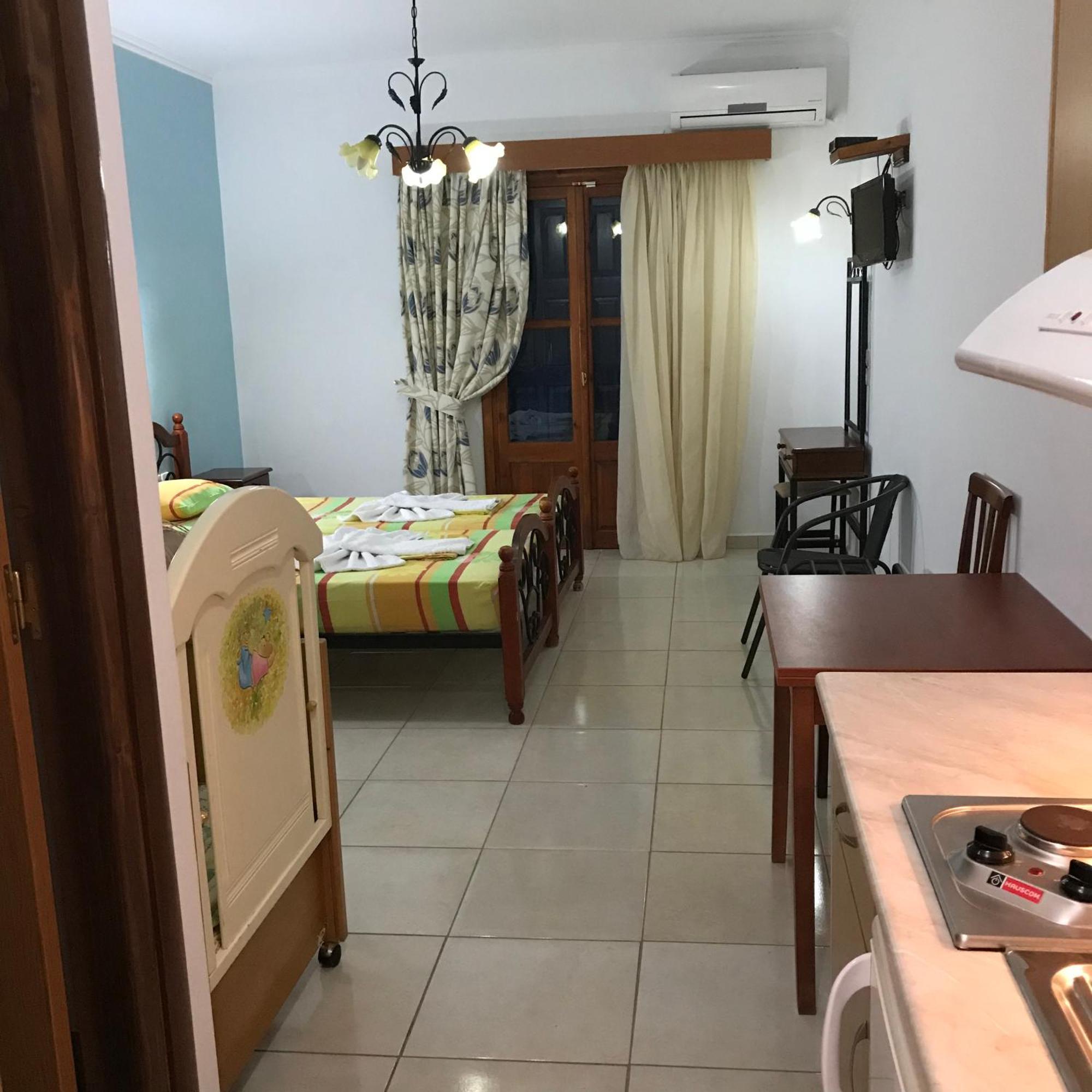 To Votsalo-beach Side & Taverna Hotel 3*