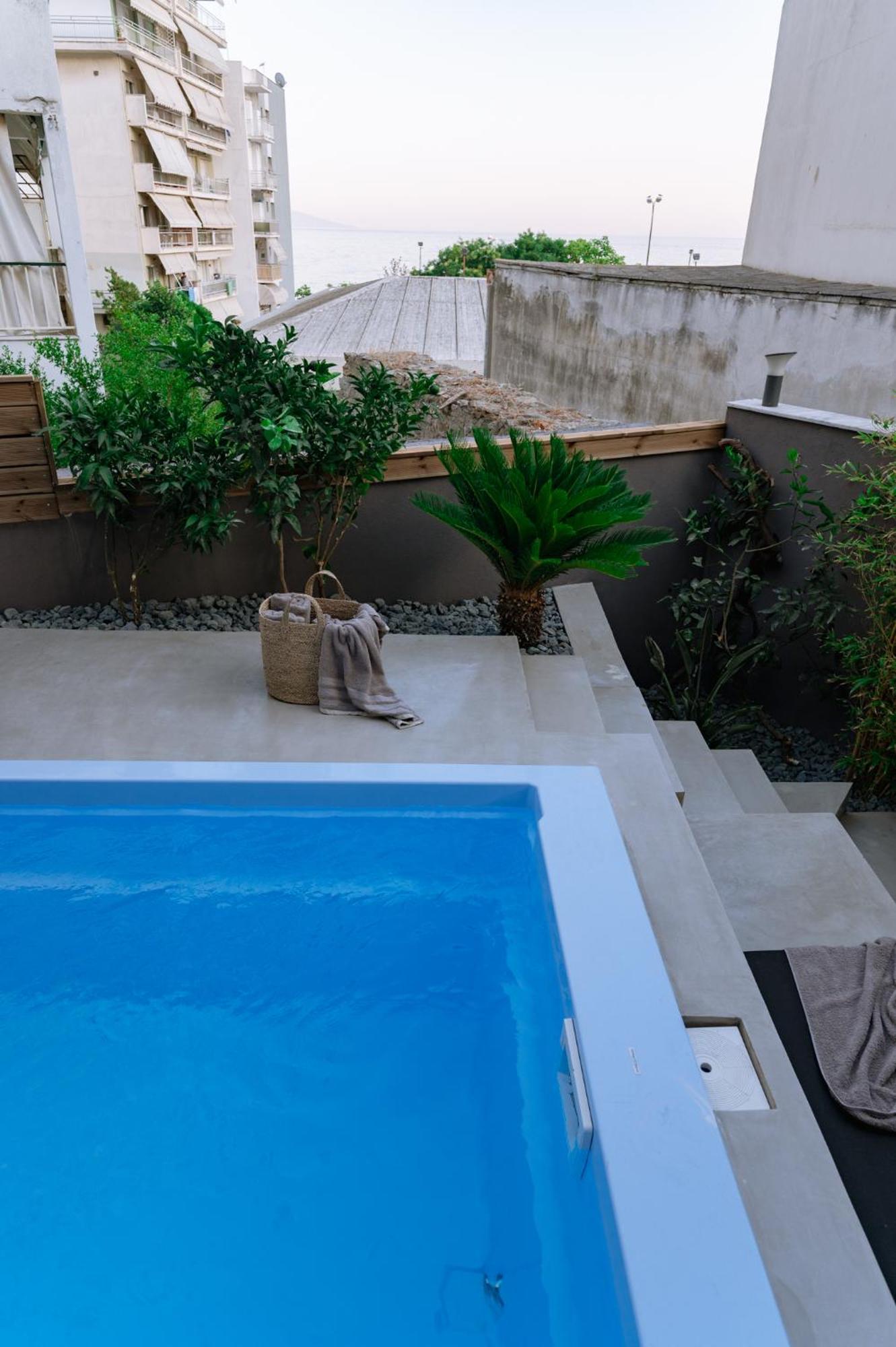 Elia Pool * Kavala