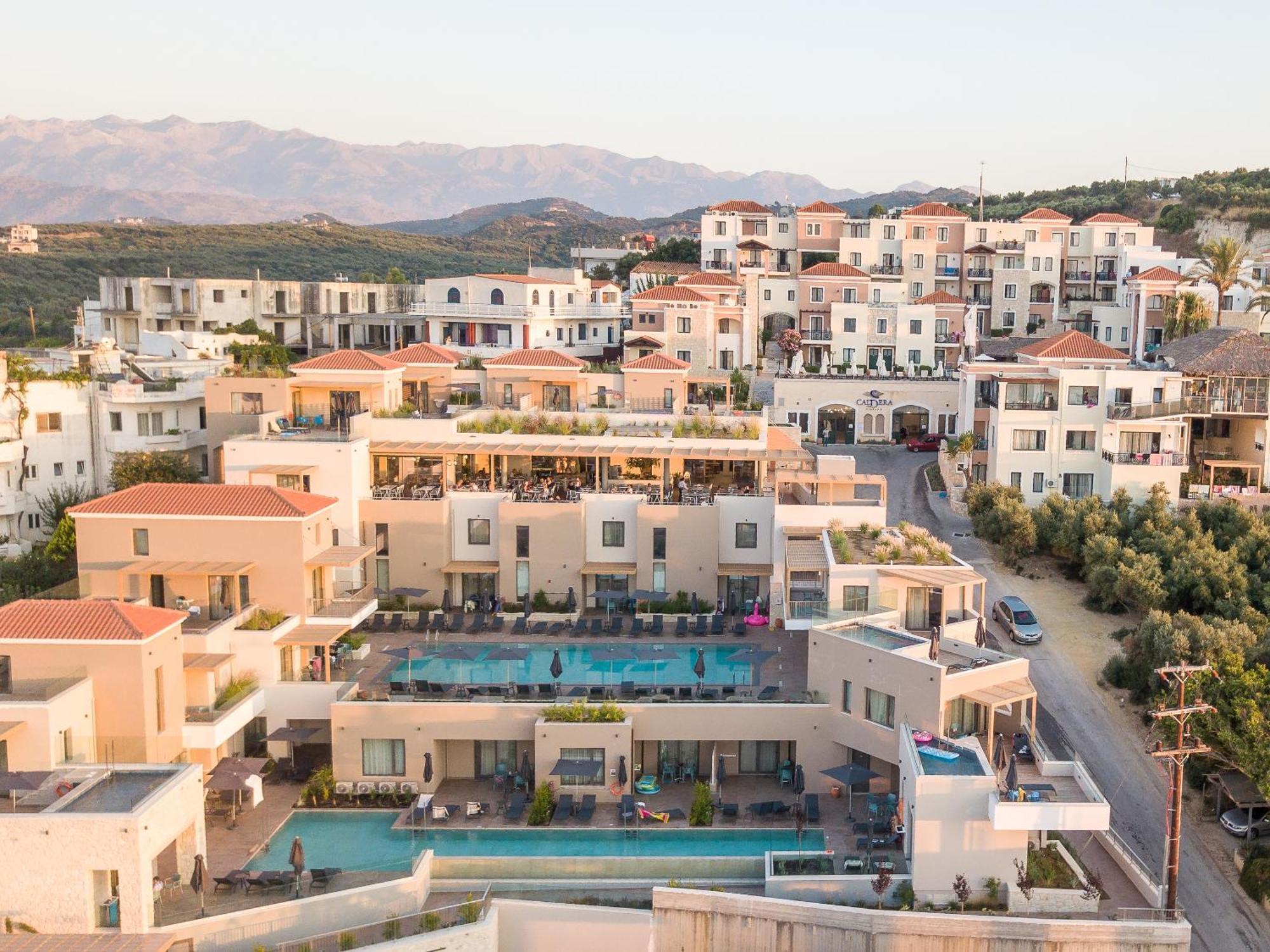 Hotel Caldera Village