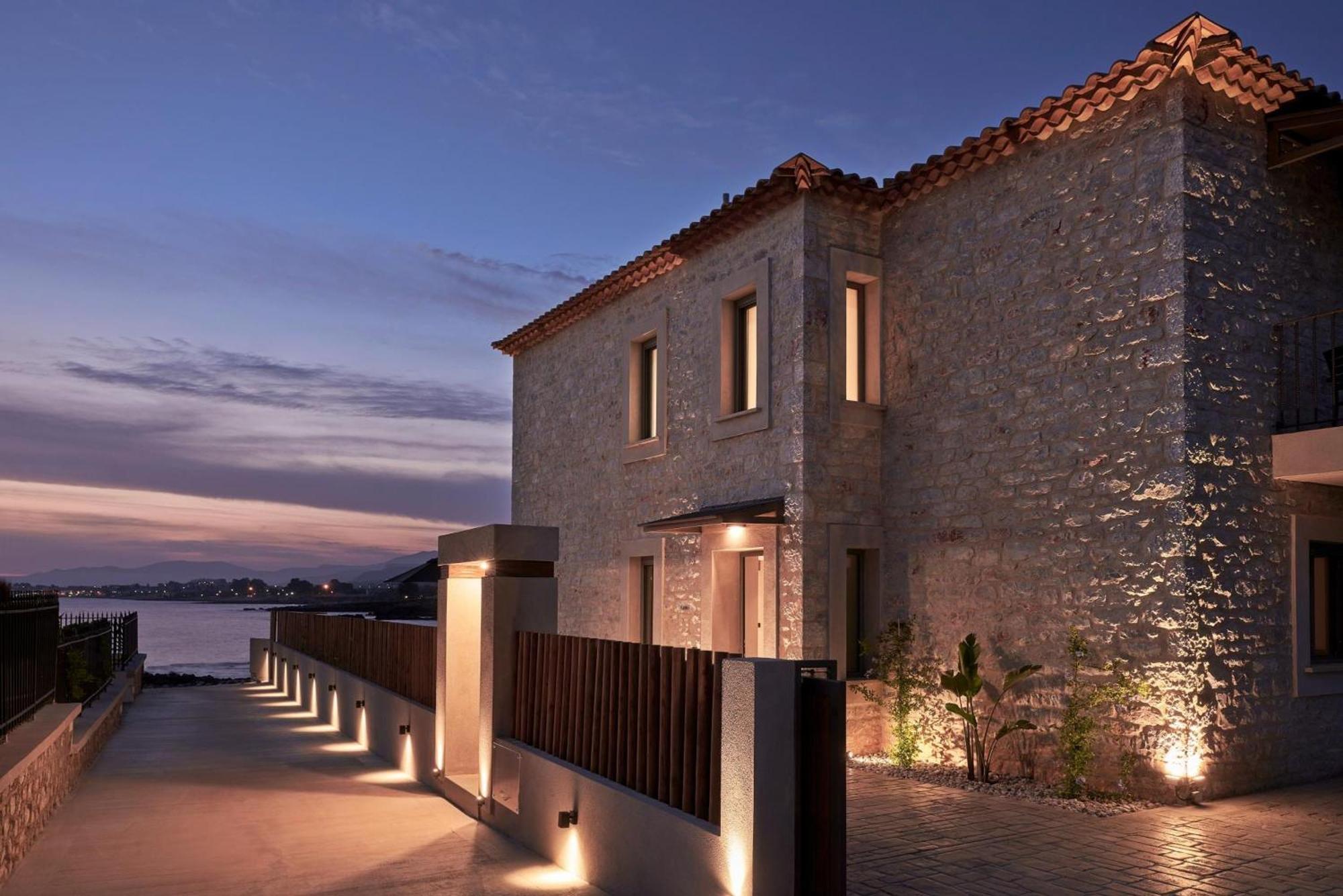 Beachfront Alassa With Private Pools * Kotronion (West Mani)