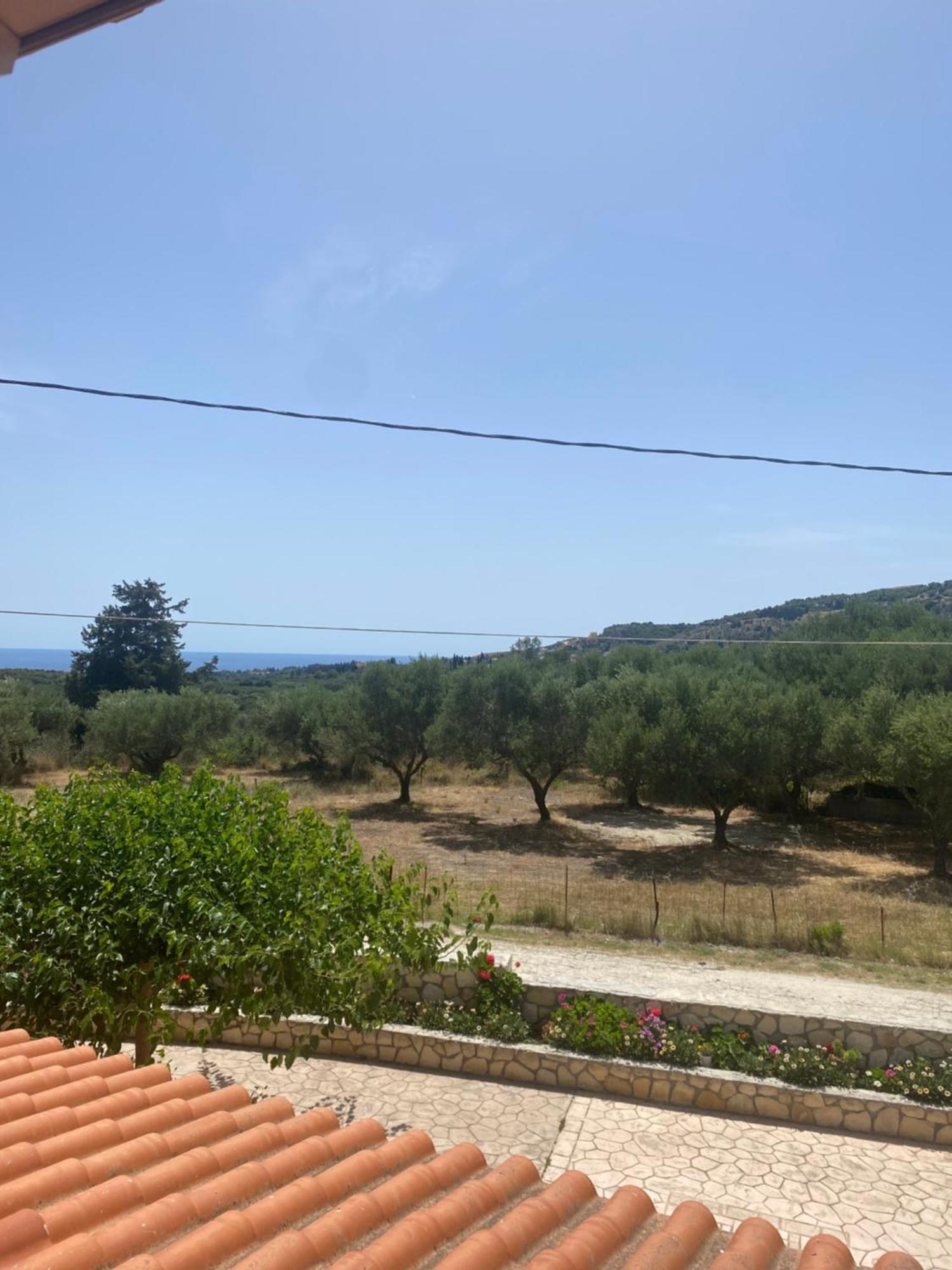 Villeta Nikol “νηνεμία” * Lixouri