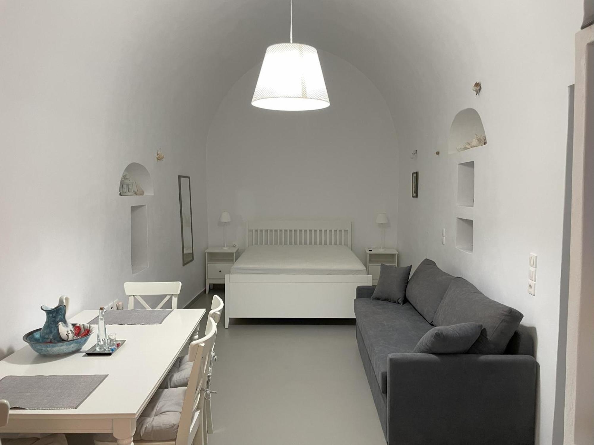 Tholos House * Anafi