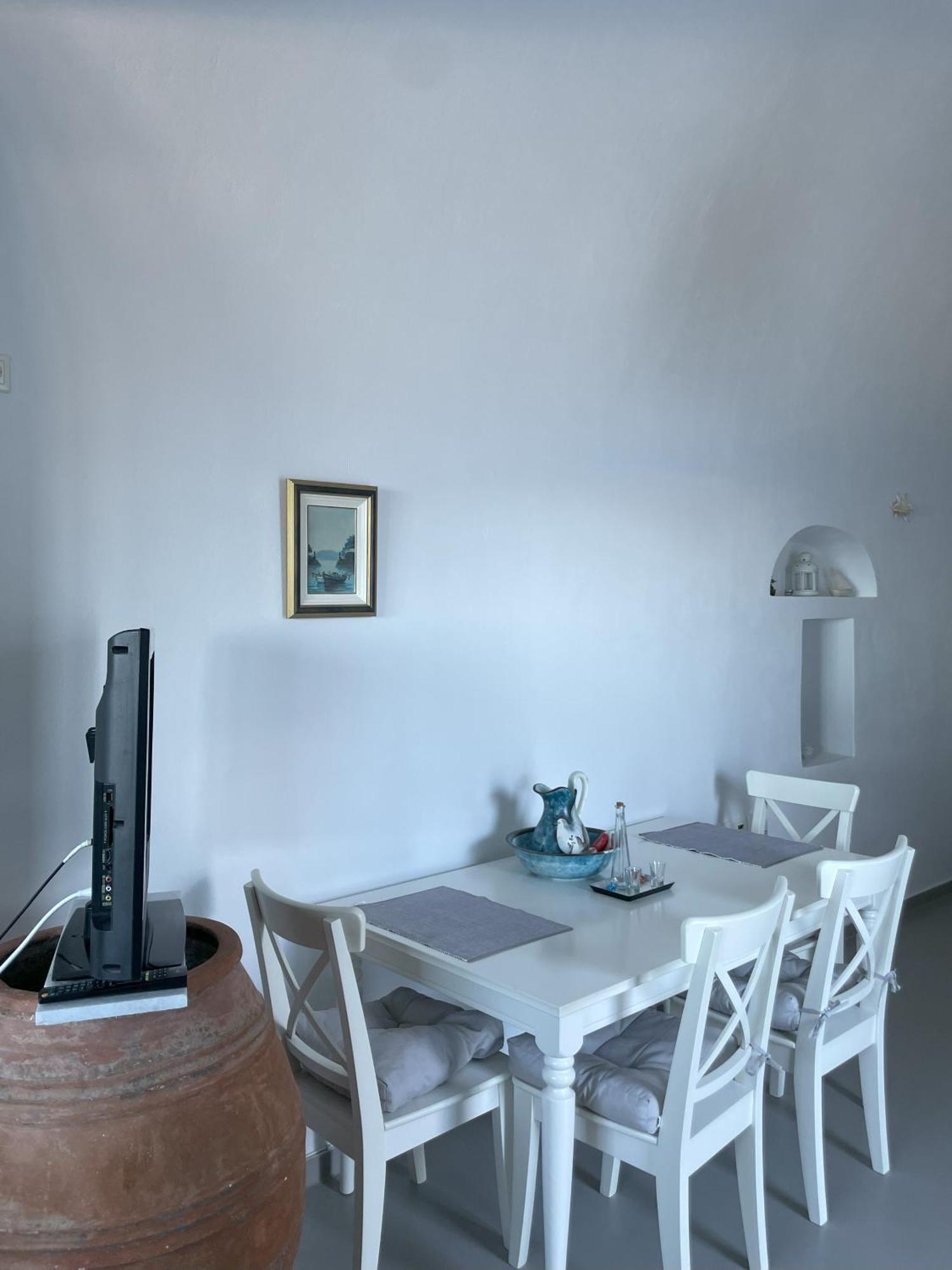 Tholos House Anafi