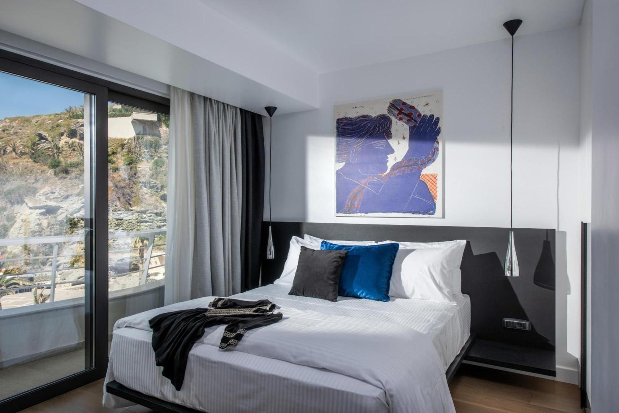 Made By The Sea 8 Bdrm