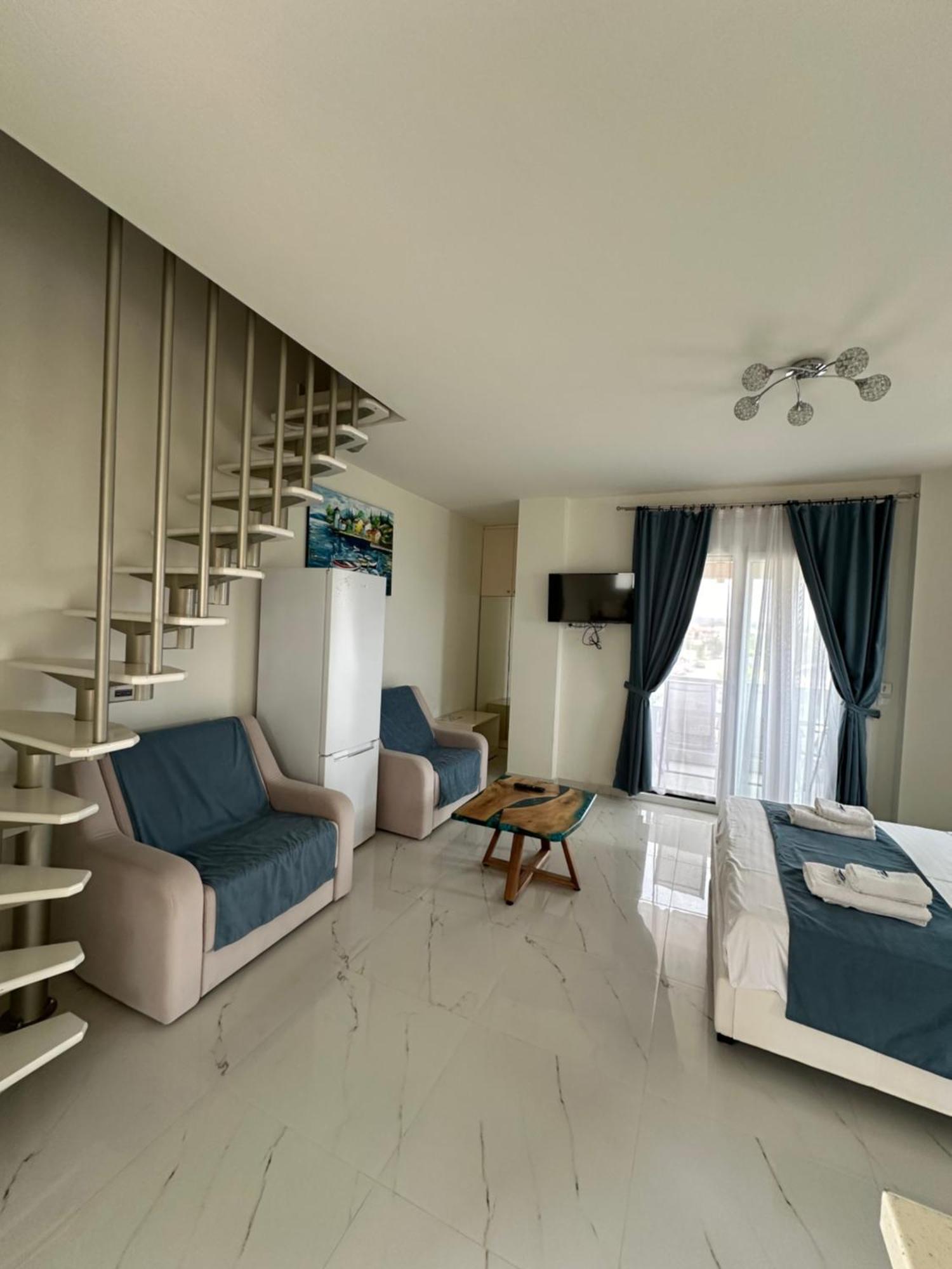 K View Hotel *