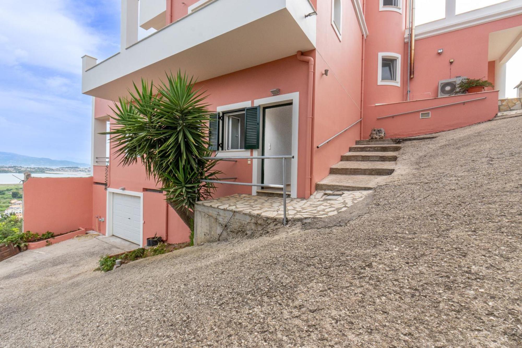 Geomarhouse 1 Perama (Corfu)