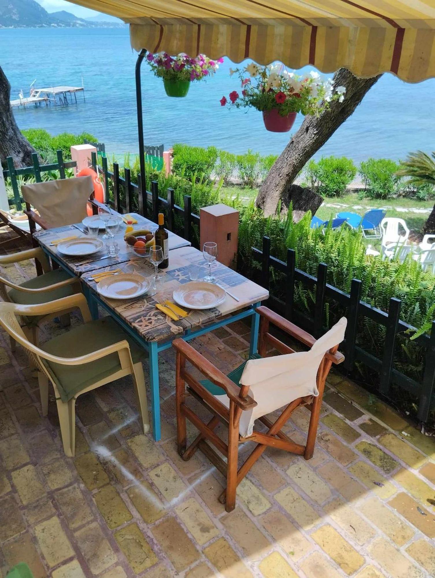 Beachfront Romantica Place Apartment Agia Pelagia Chlomou