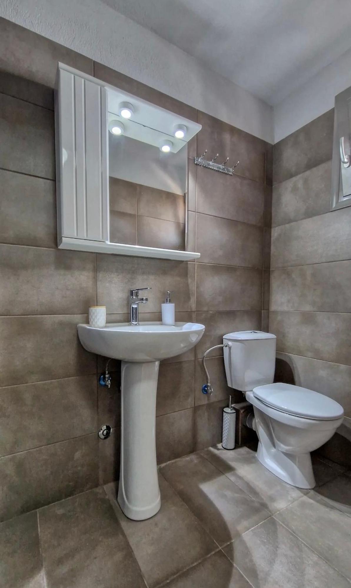 Alimos Guest house