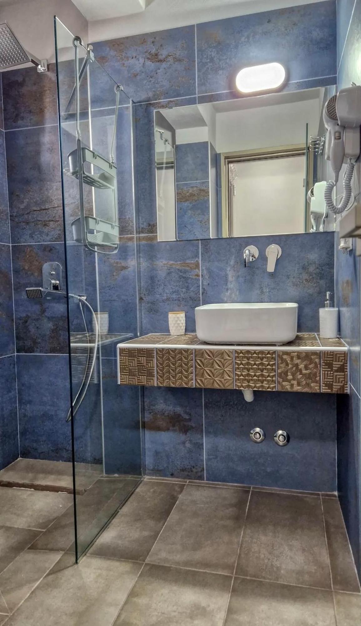 Alimos Guest house *