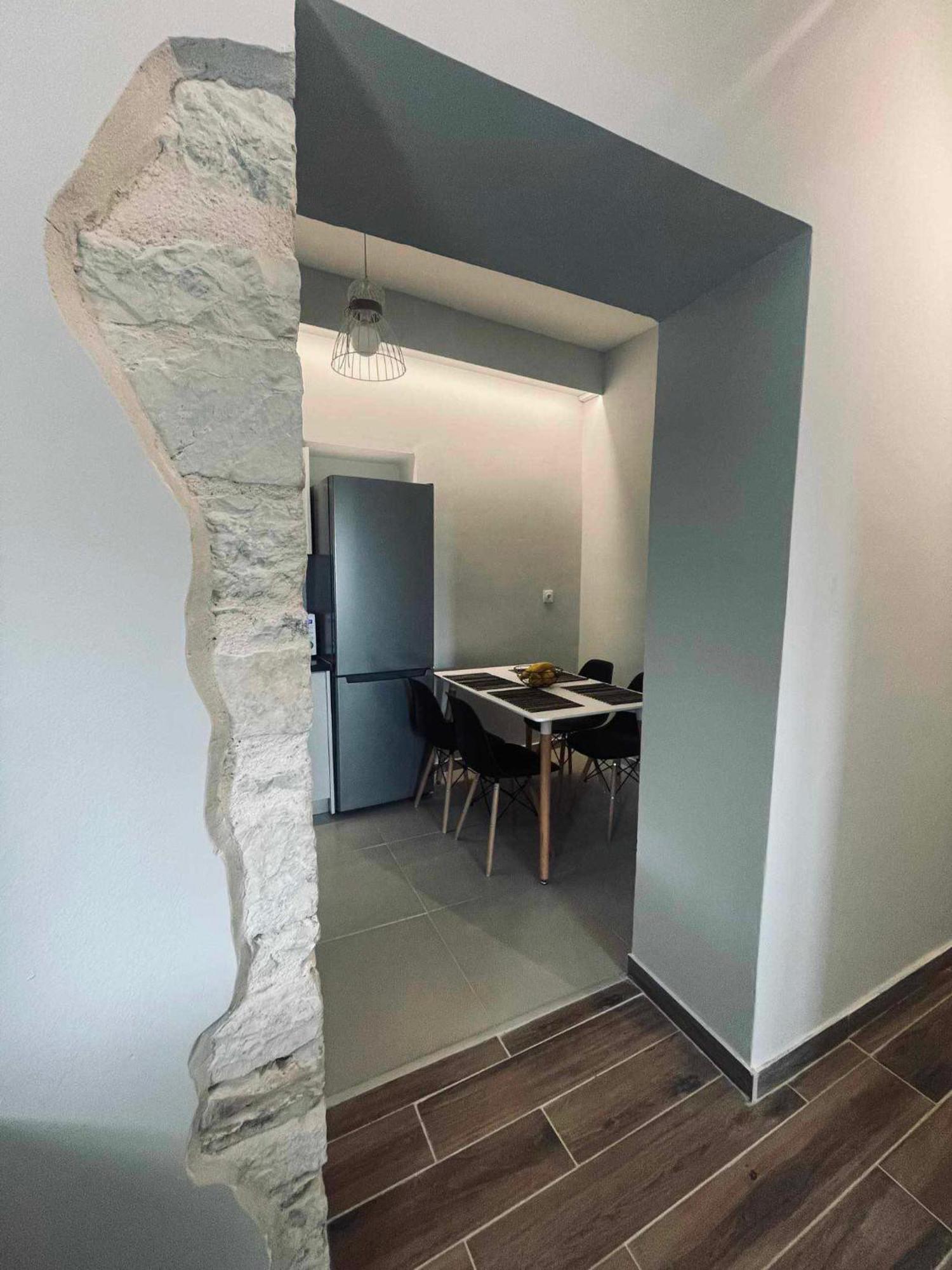 Lemon Tree House Apartment *