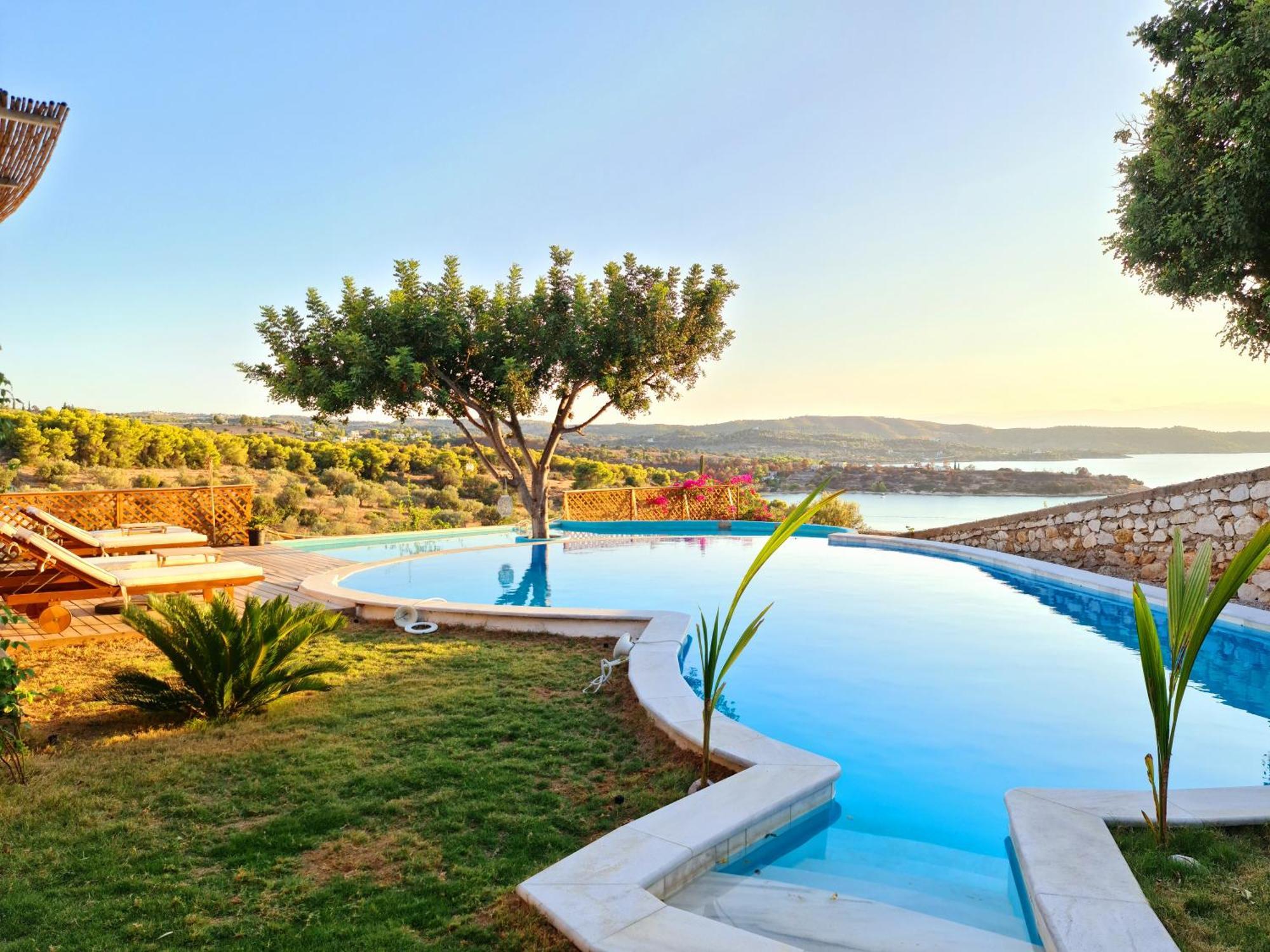 Sunny Villa