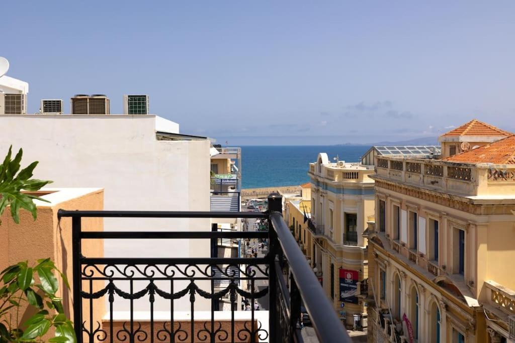 Wow, Design Apartment, Steps From Town Centre Apartment *