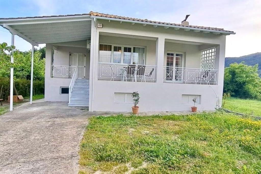Holiday home Erina's House *