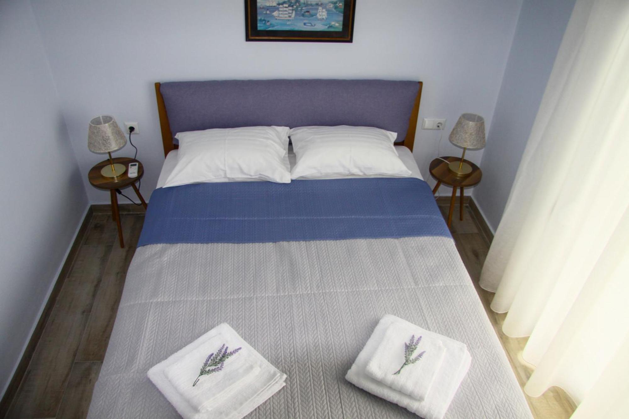 Antony's By The Sea Apartment *