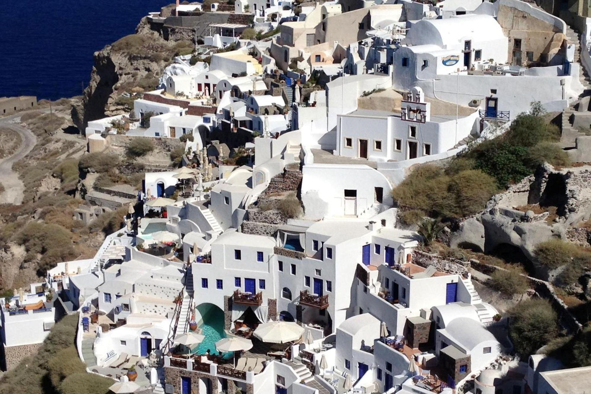 Villa Thrilling Santorini Gauche 2 Bedrooms Furnished Sun Terrace With Private Heated Pool Perissa (Santorini)