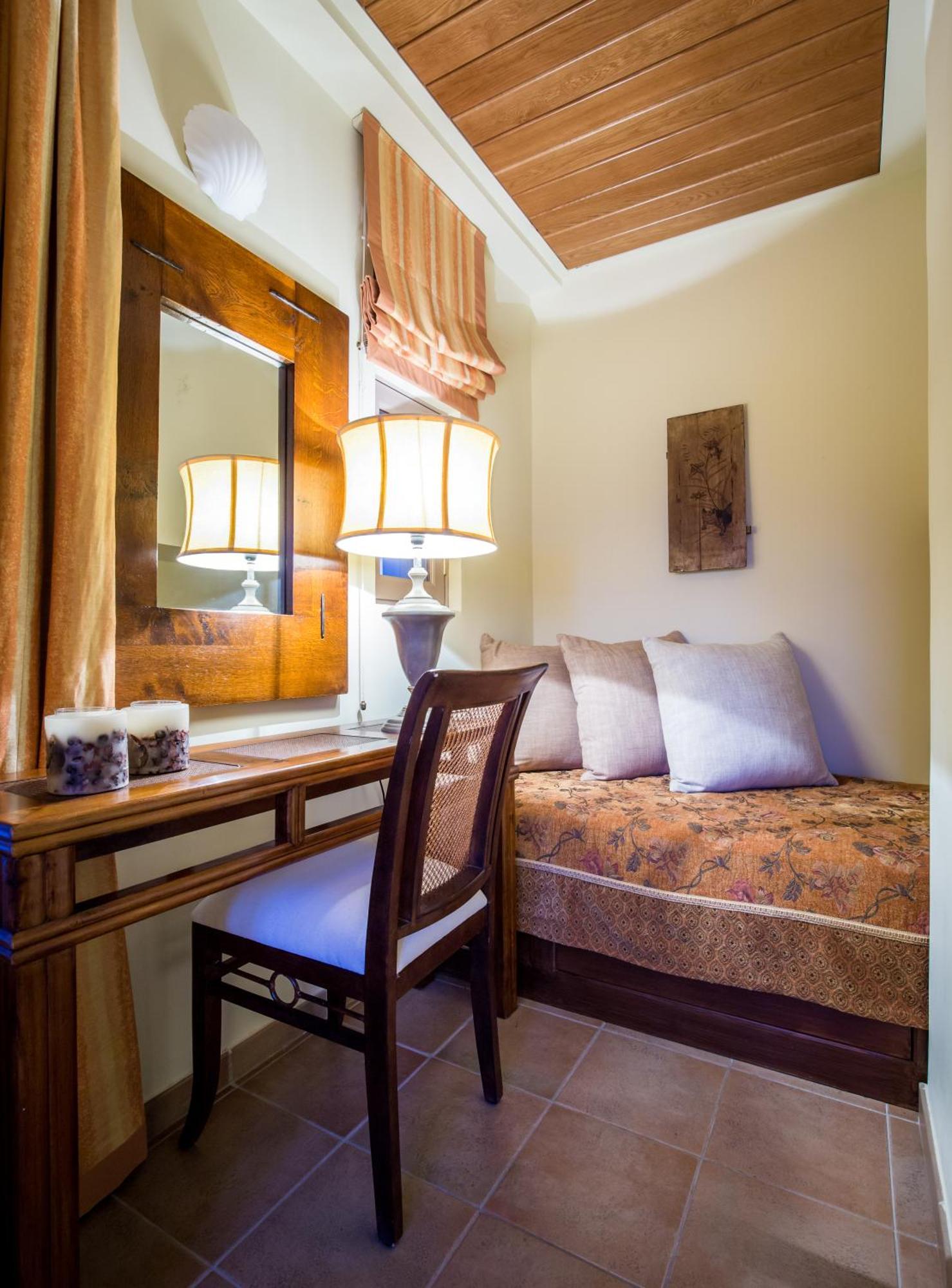 Elia Junior In Epidavros With Shared Pool Apartment *
