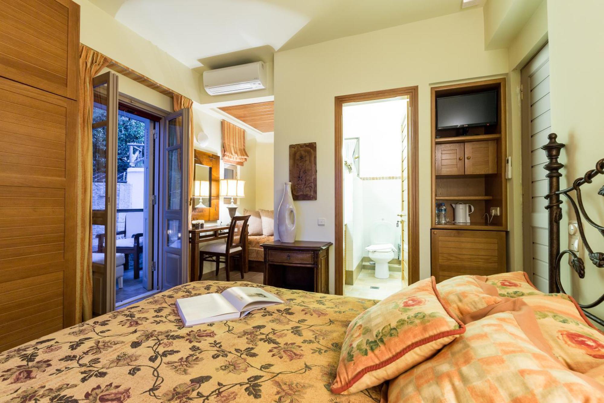 Elia Junior In Epidavros With Shared Pool Apartment *